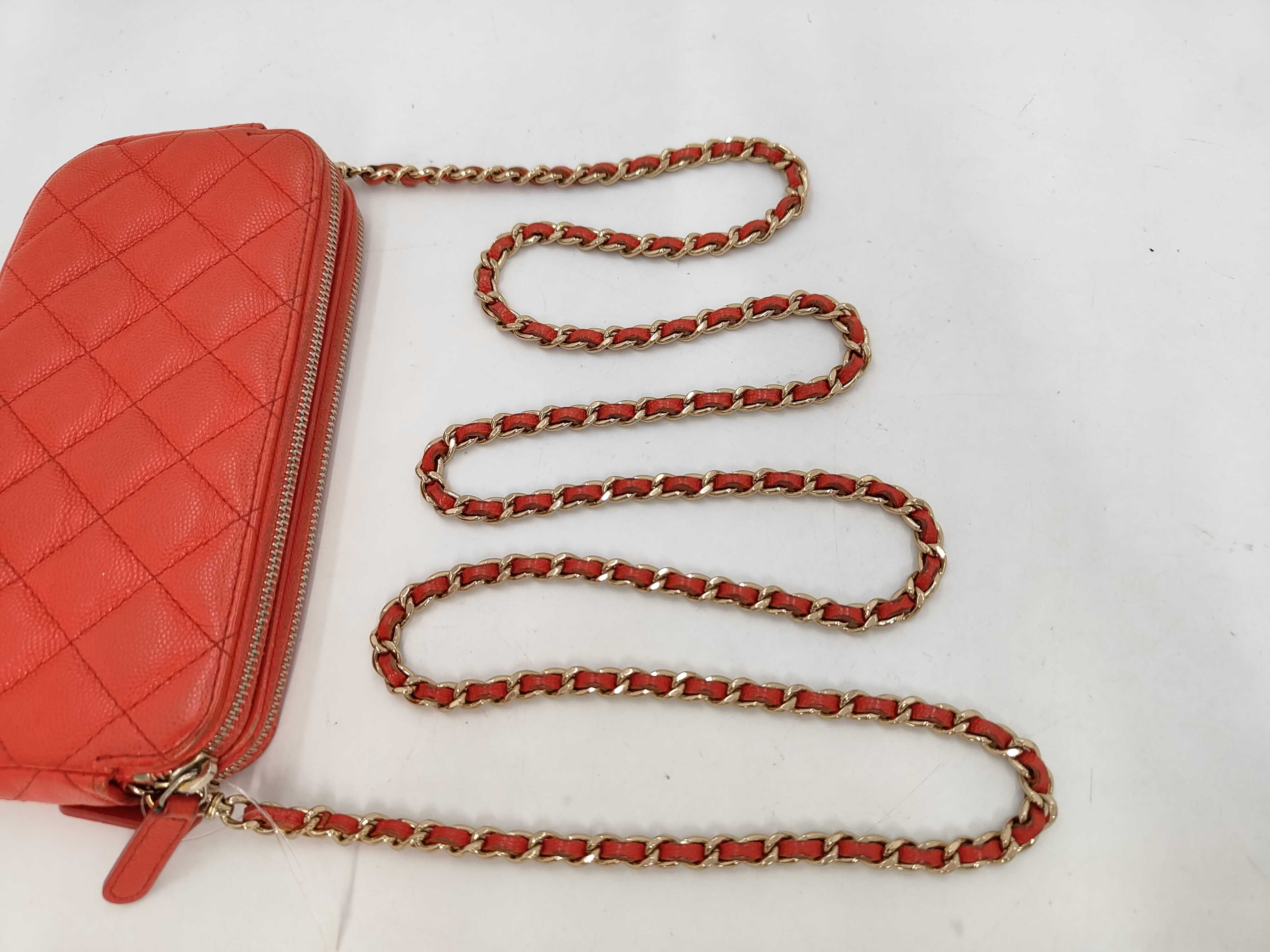 Caviar Chain Wallet Shoulder Bag — view 5