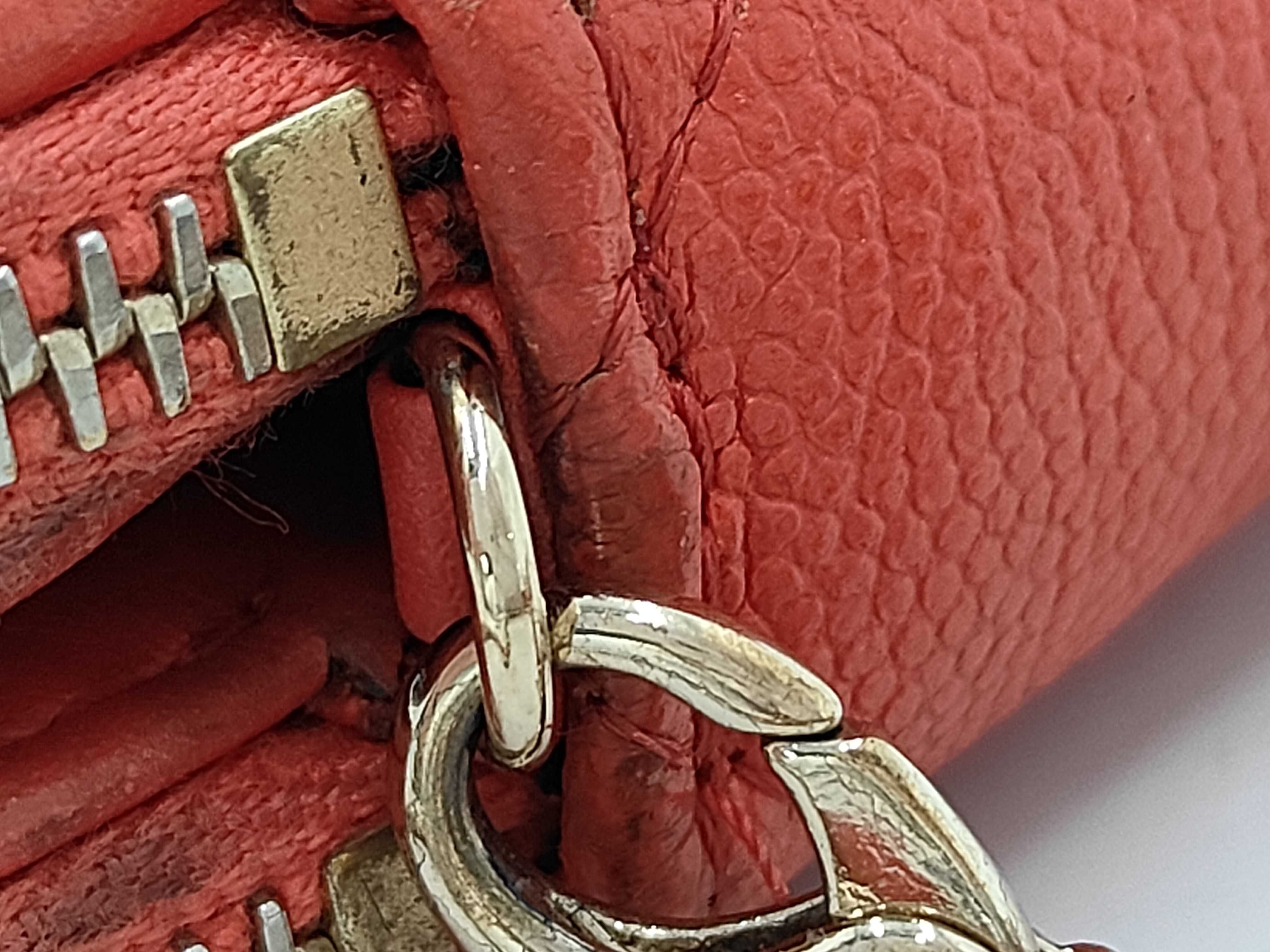 Caviar Chain Wallet Shoulder Bag — view 7