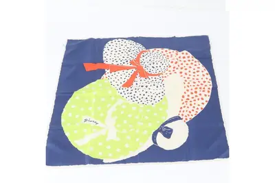 Scarf with tags