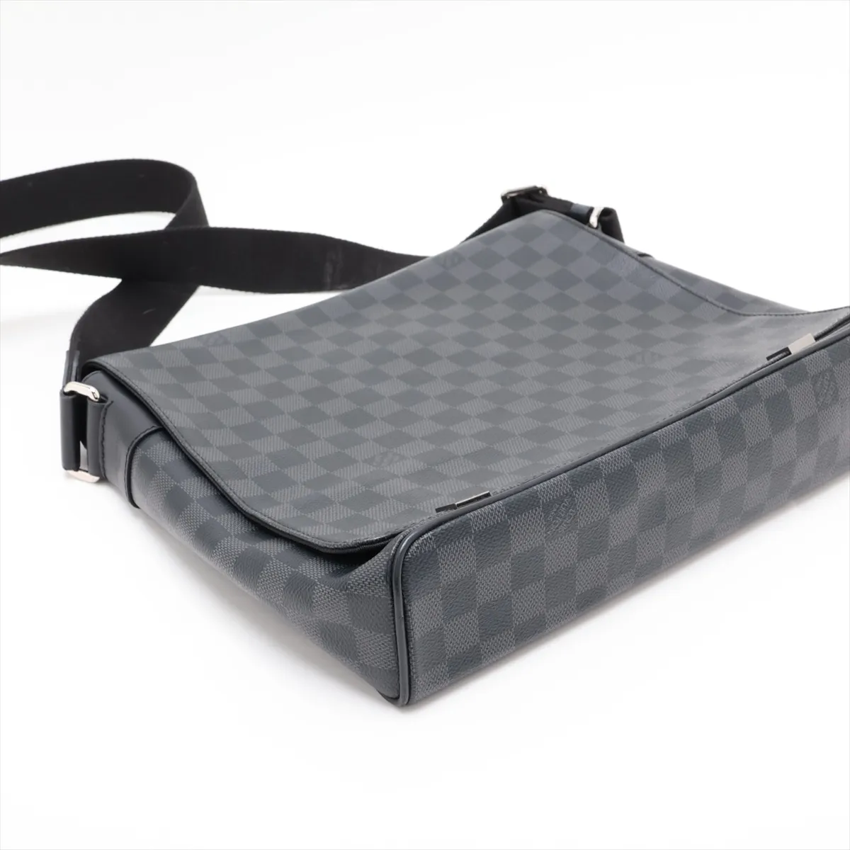 Damier Graphite District MM N41029 CA2128 Black (RFID detected) — view 4