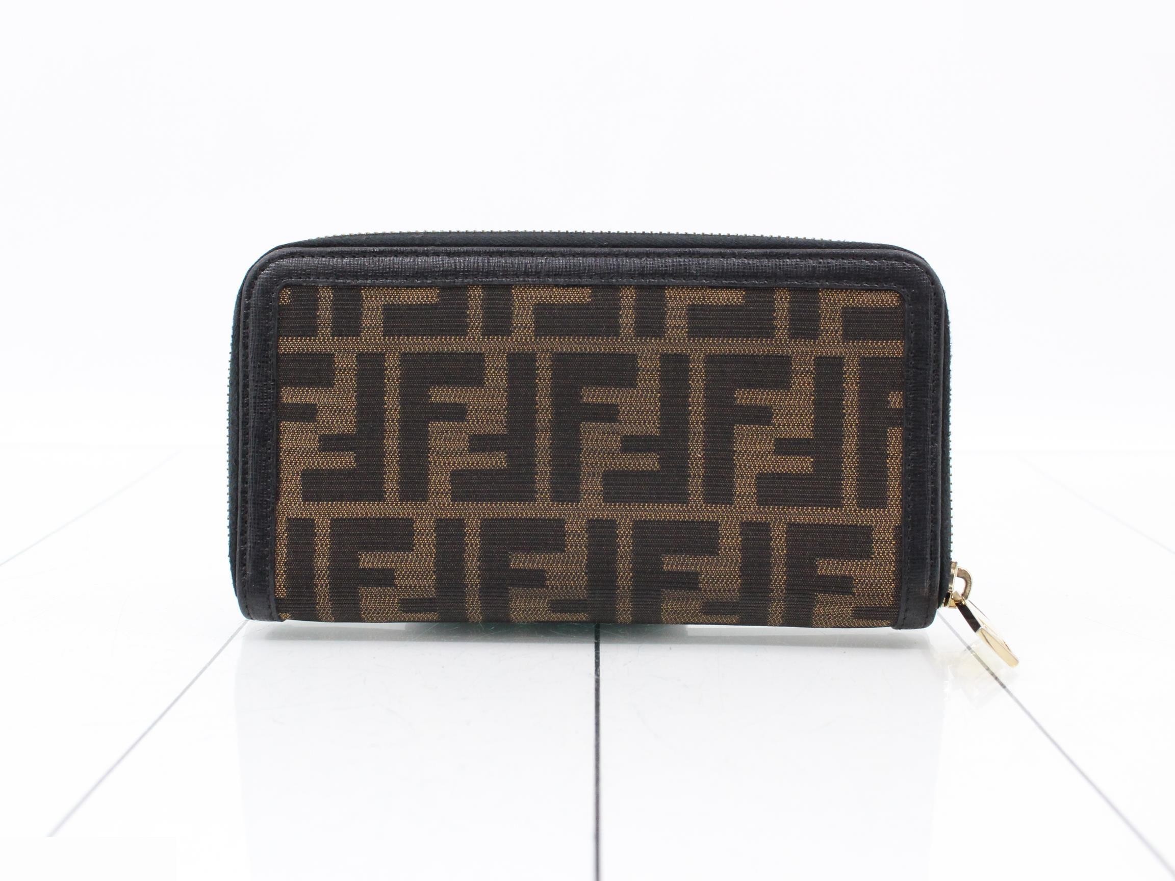 long wallet — view 2