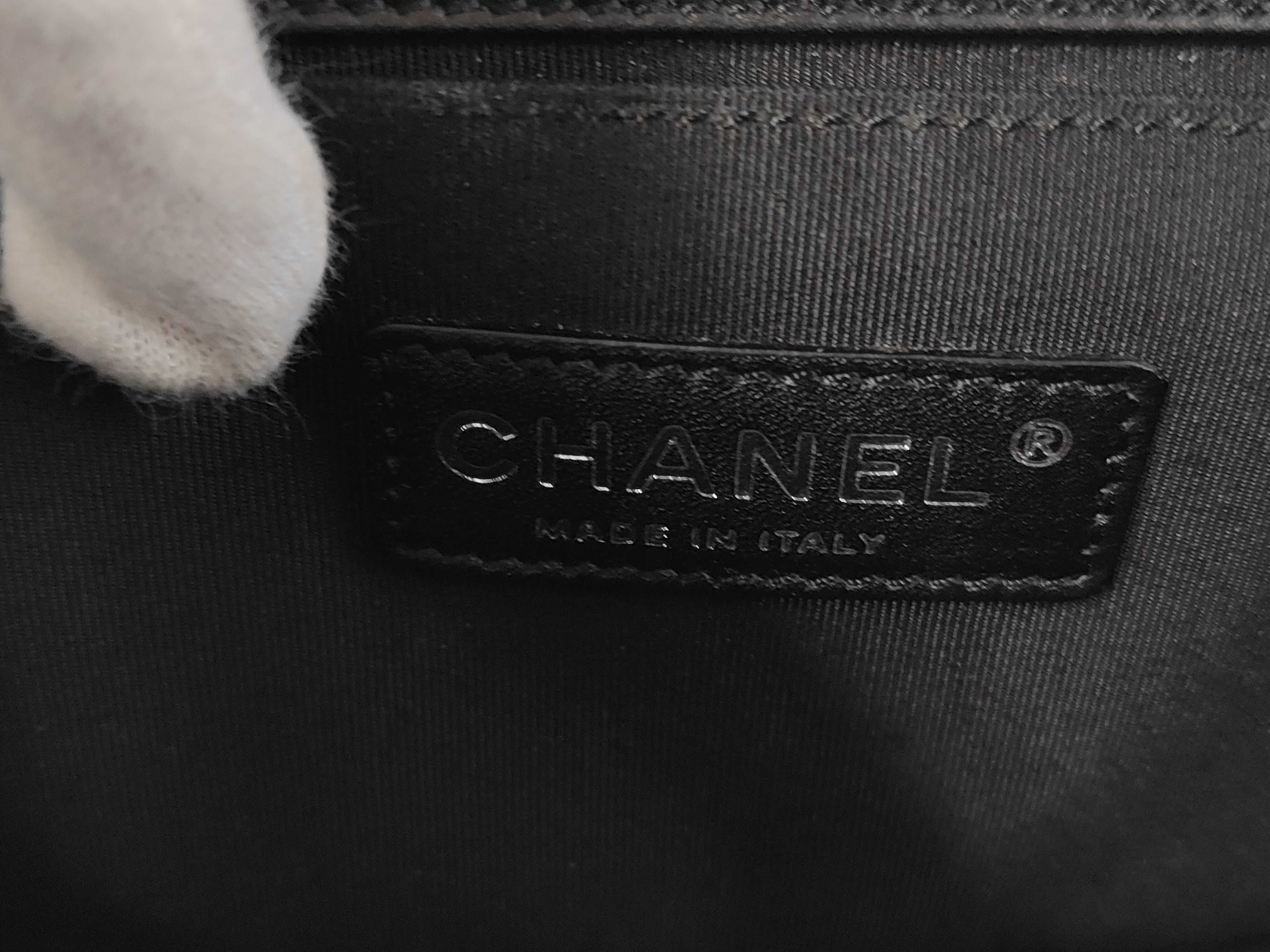 Boy Chanel 25 Chain Shoulder Bag, serial number 18-series, A67086, Black, includes card and sticker. — view 9