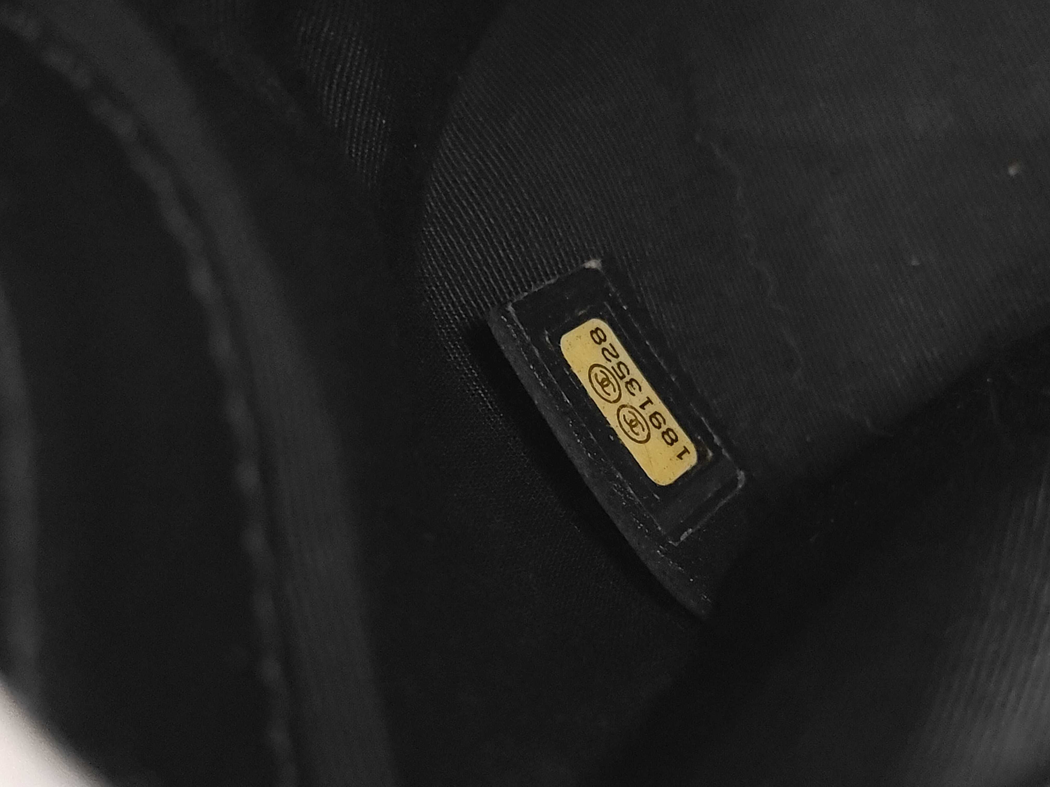 Boy Chanel 25 Chain Shoulder Bag, serial number 18-series, A67086, Black, includes card and sticker. — view 10