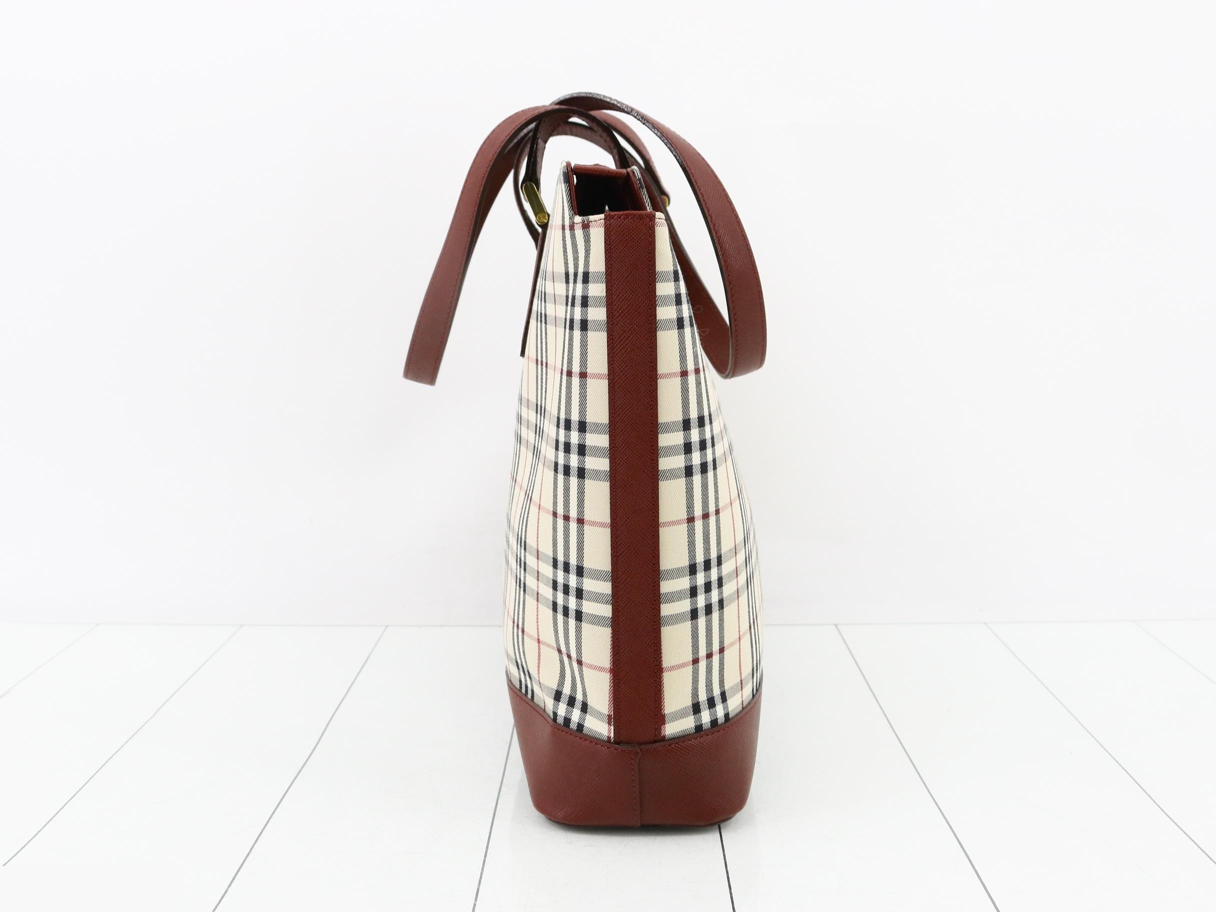 Other lines: Nova Check bags and tote bags — view 3