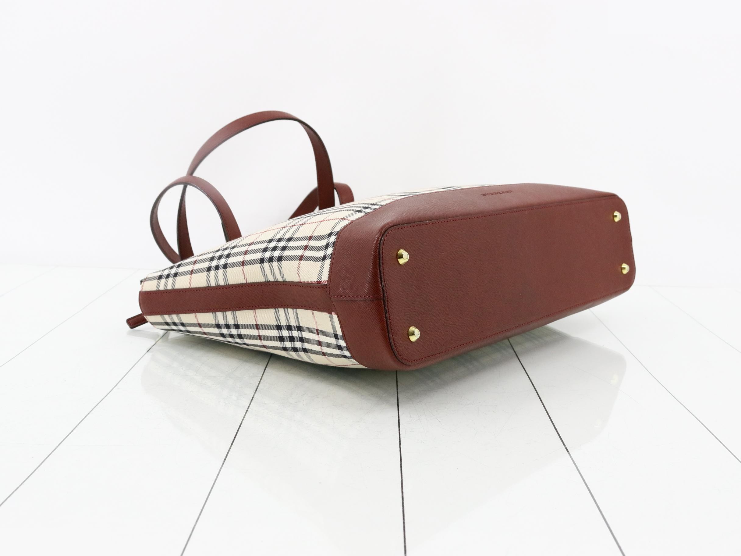 Other lines: Nova Check bags and tote bags — view 5