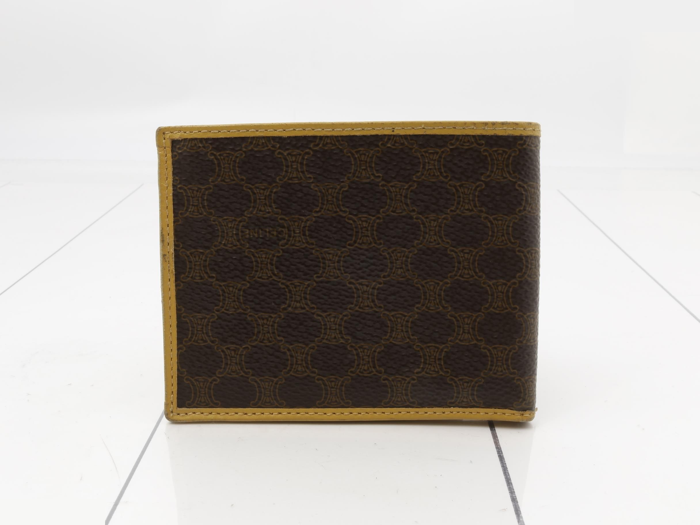 wallet — view 2