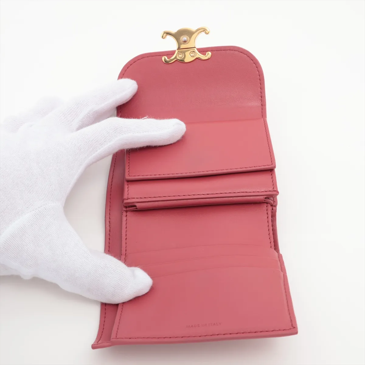 Triomphe Small Flap Wallet Leather Compact Wallet Pink — view 4