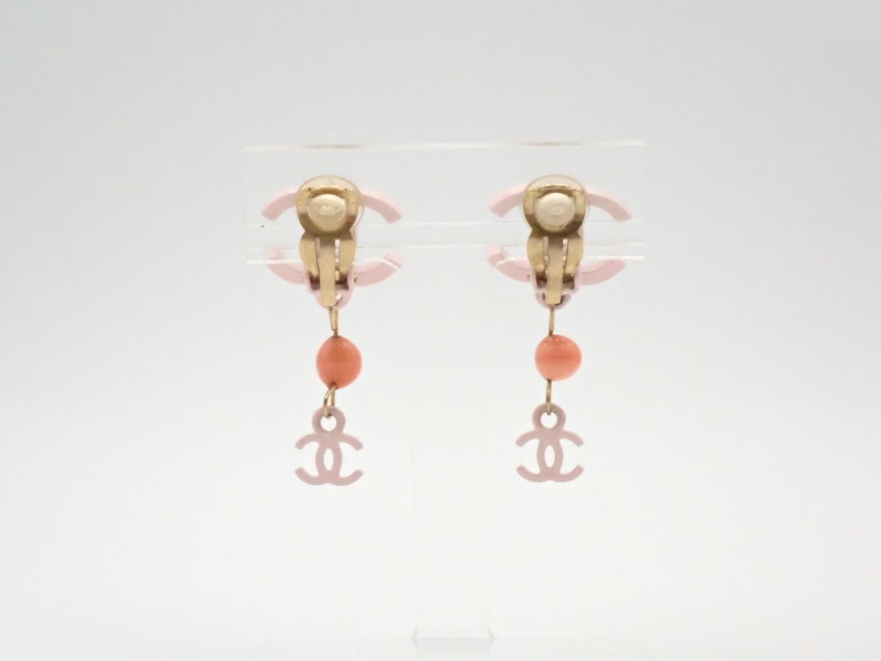 Vintage Classic (Precious Metal) Earrings — view 2