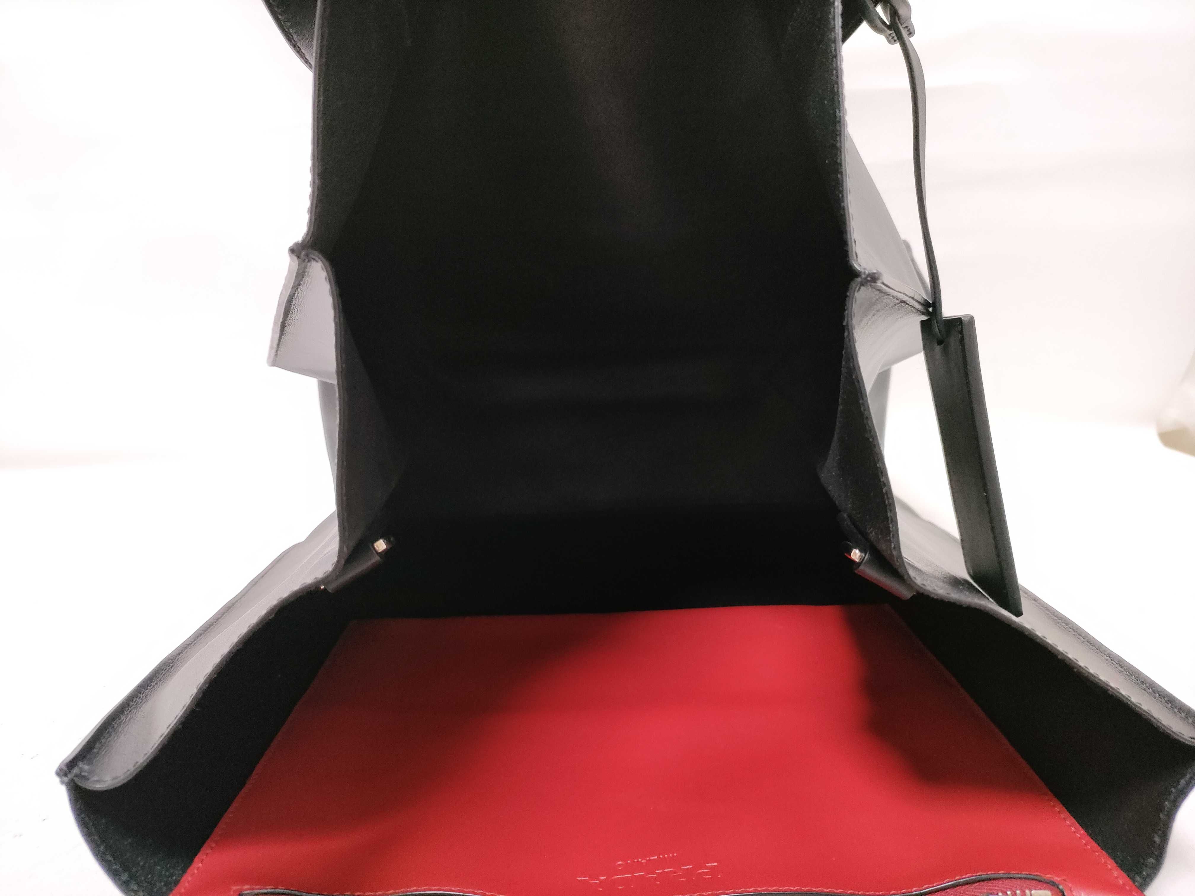 2-way Tote Bag Leather Triangle Logo Tote Bag — view 9