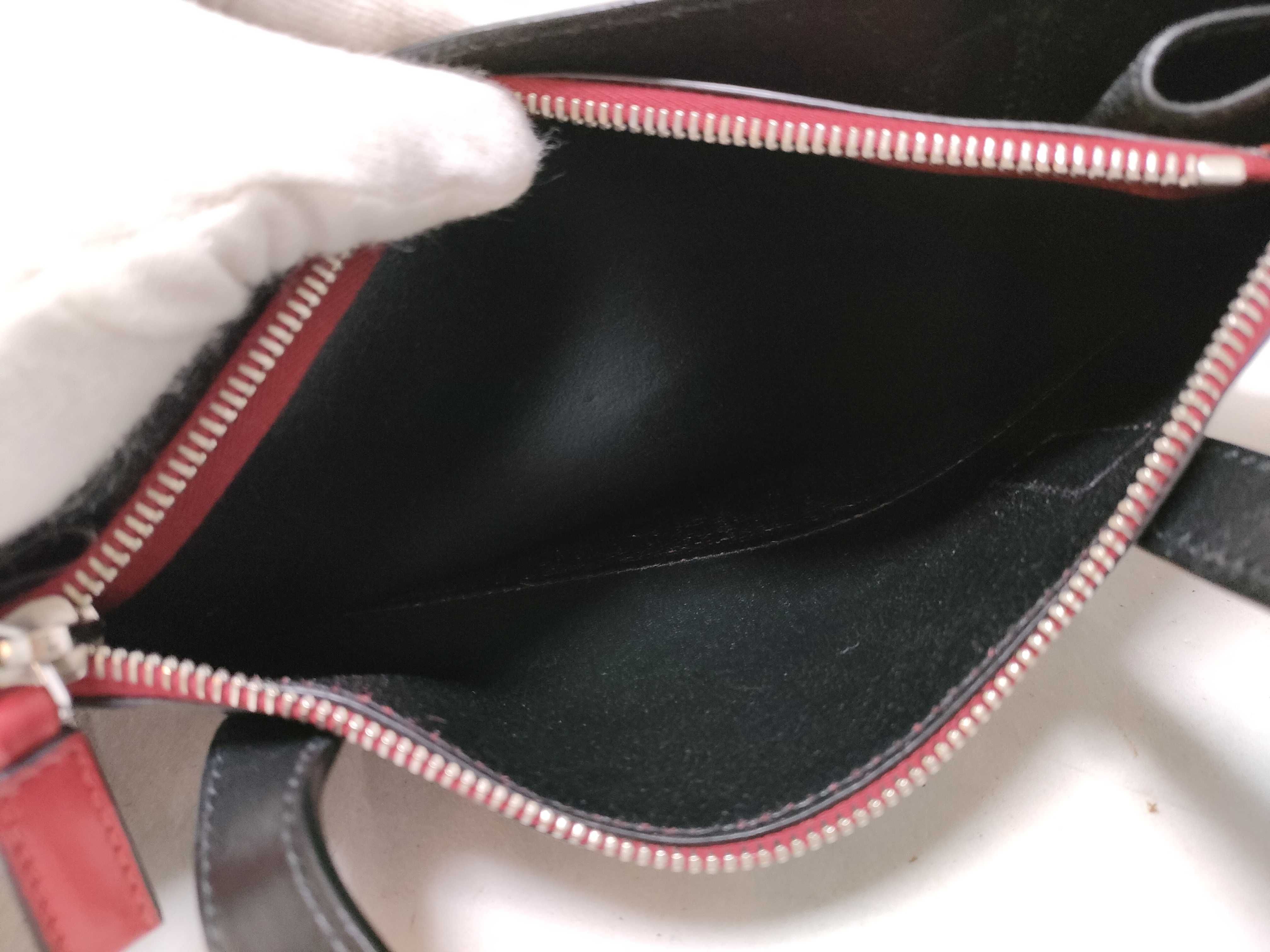 2-way Tote Bag Leather Triangle Logo Tote Bag — view 10