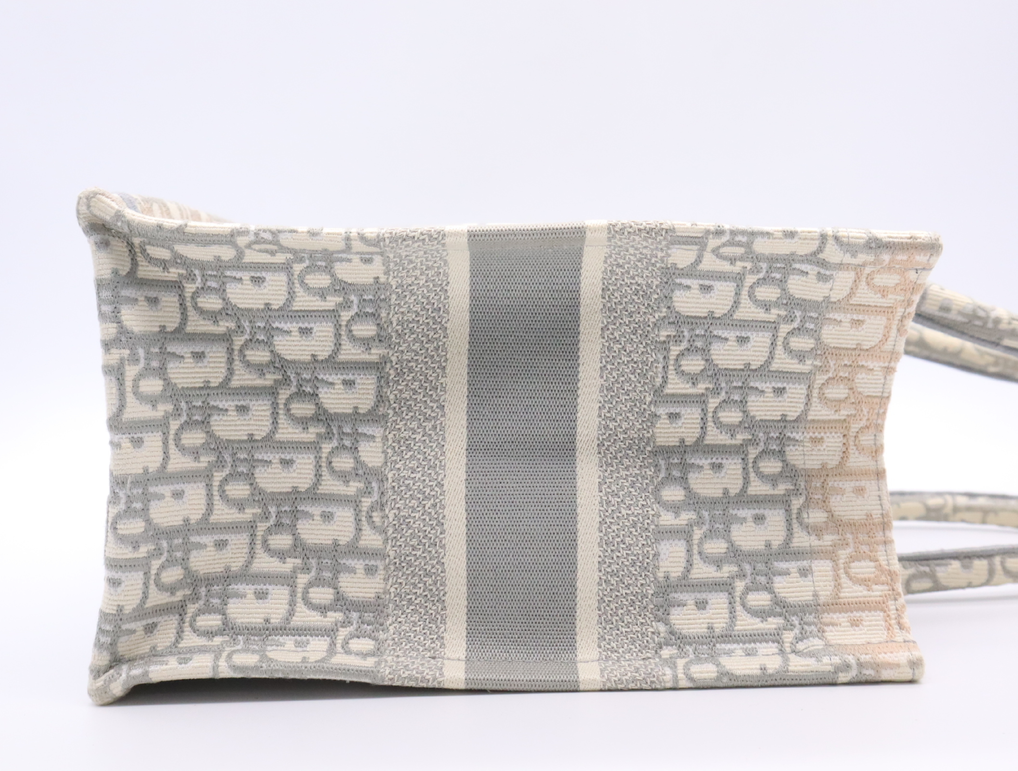 50-MA-0272 Canvas Oblique Book Tote Blue Gray Off White Tote Bag — view 5