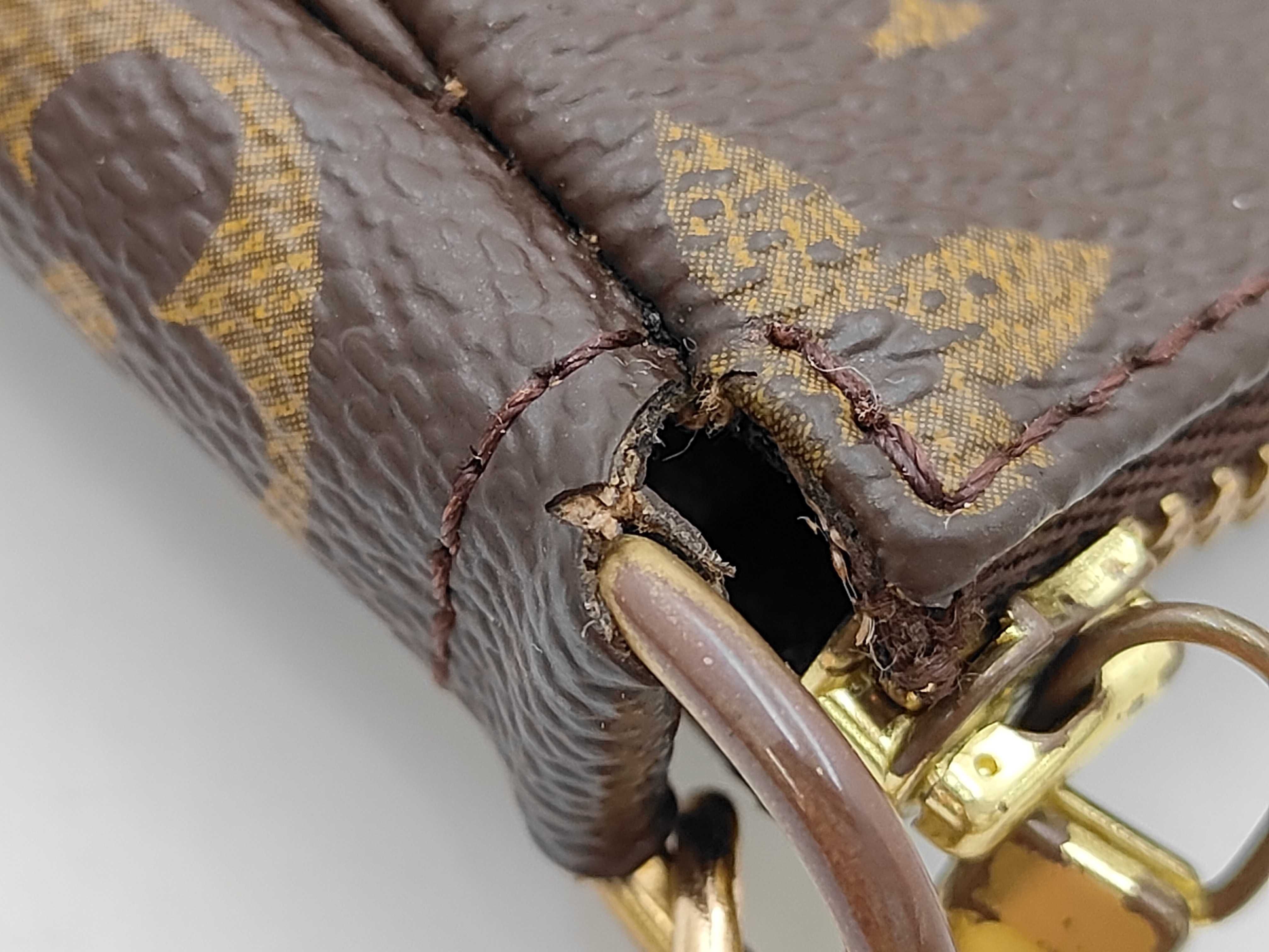 Monogram Accessoires AR0040 Shoulder Bag — view 8