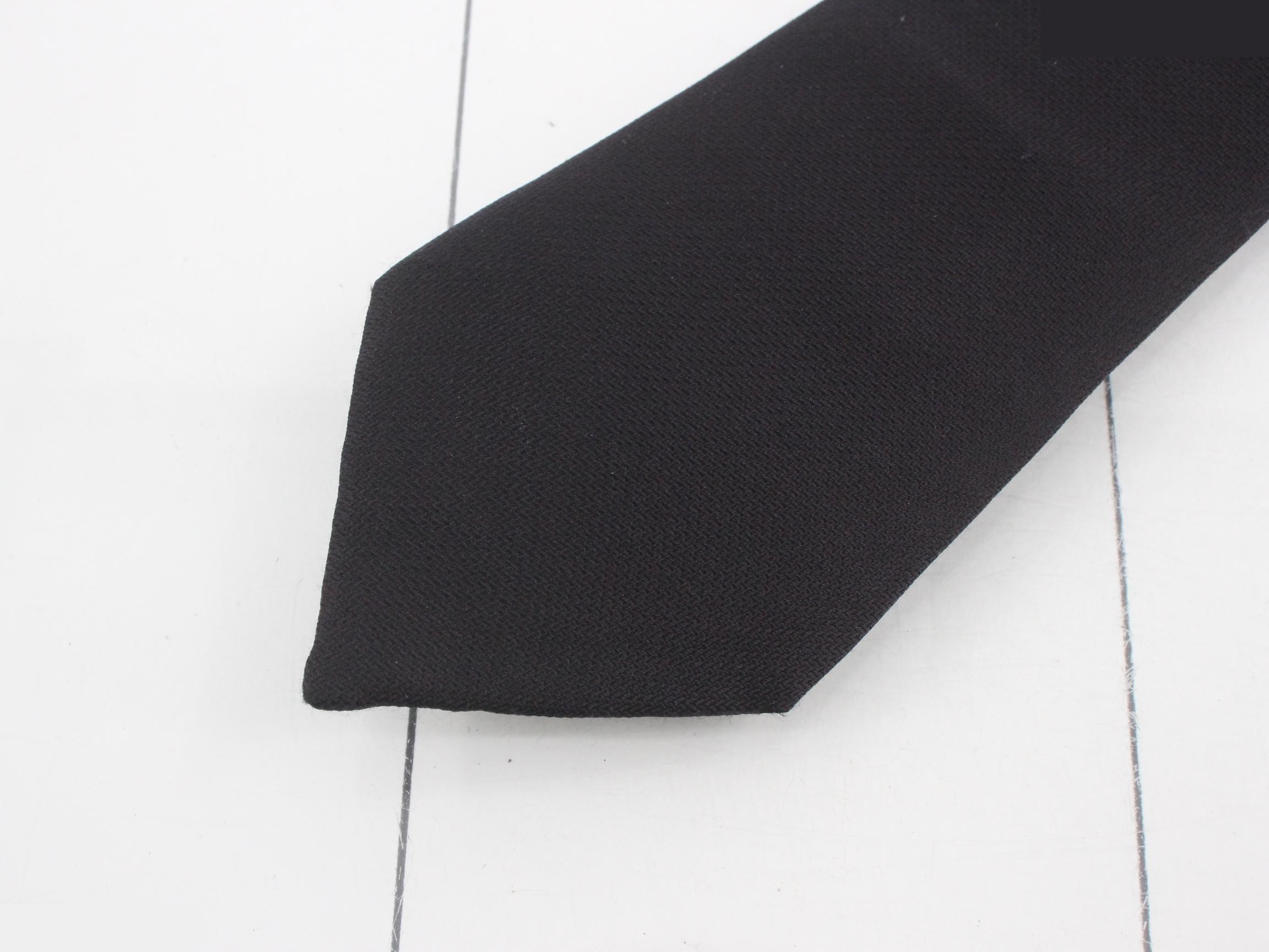 Silk necktie — view 3