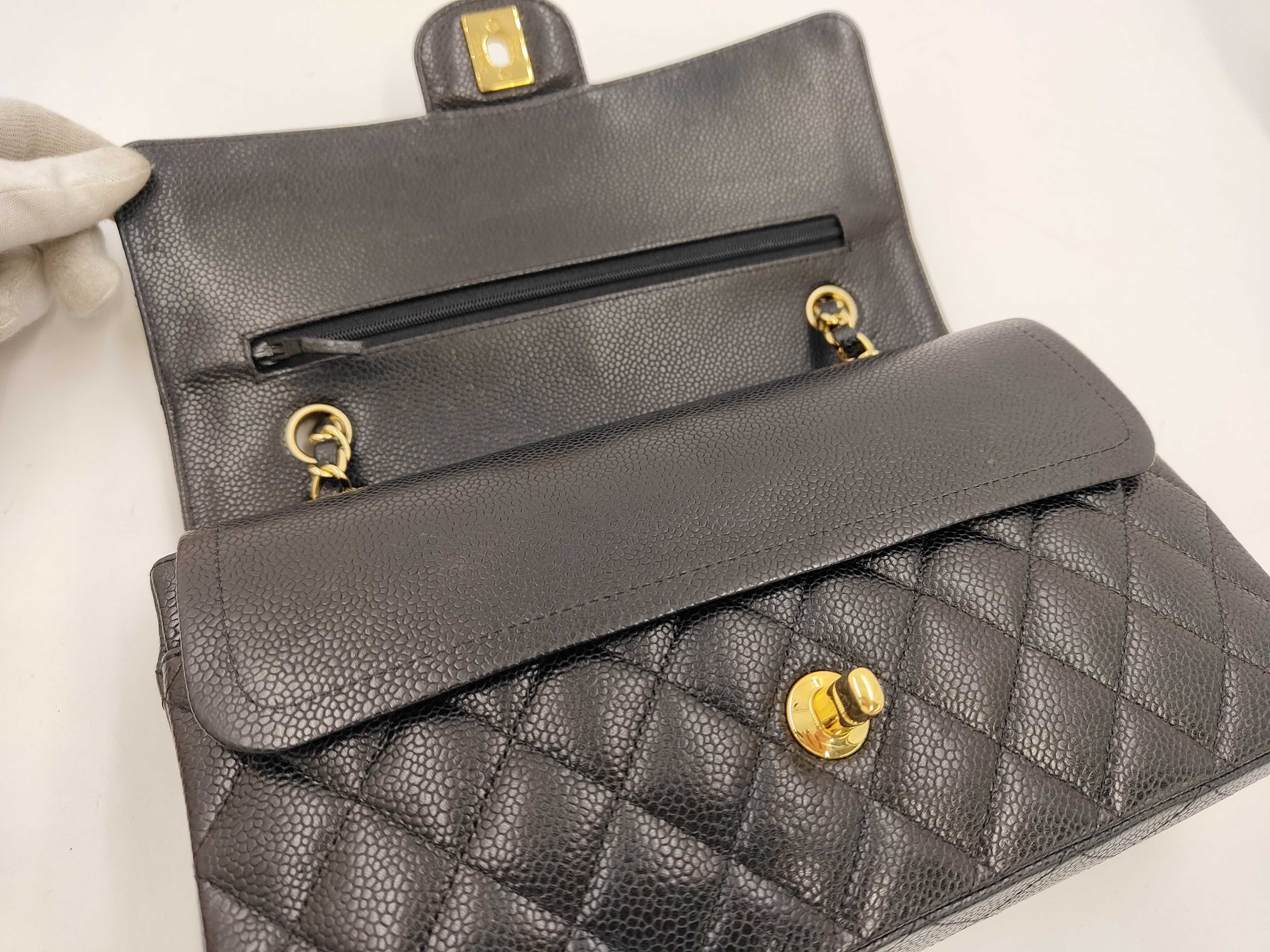 Matelassé 25 Double Flap Double Chain Caviar Shoulder Bag — view 7