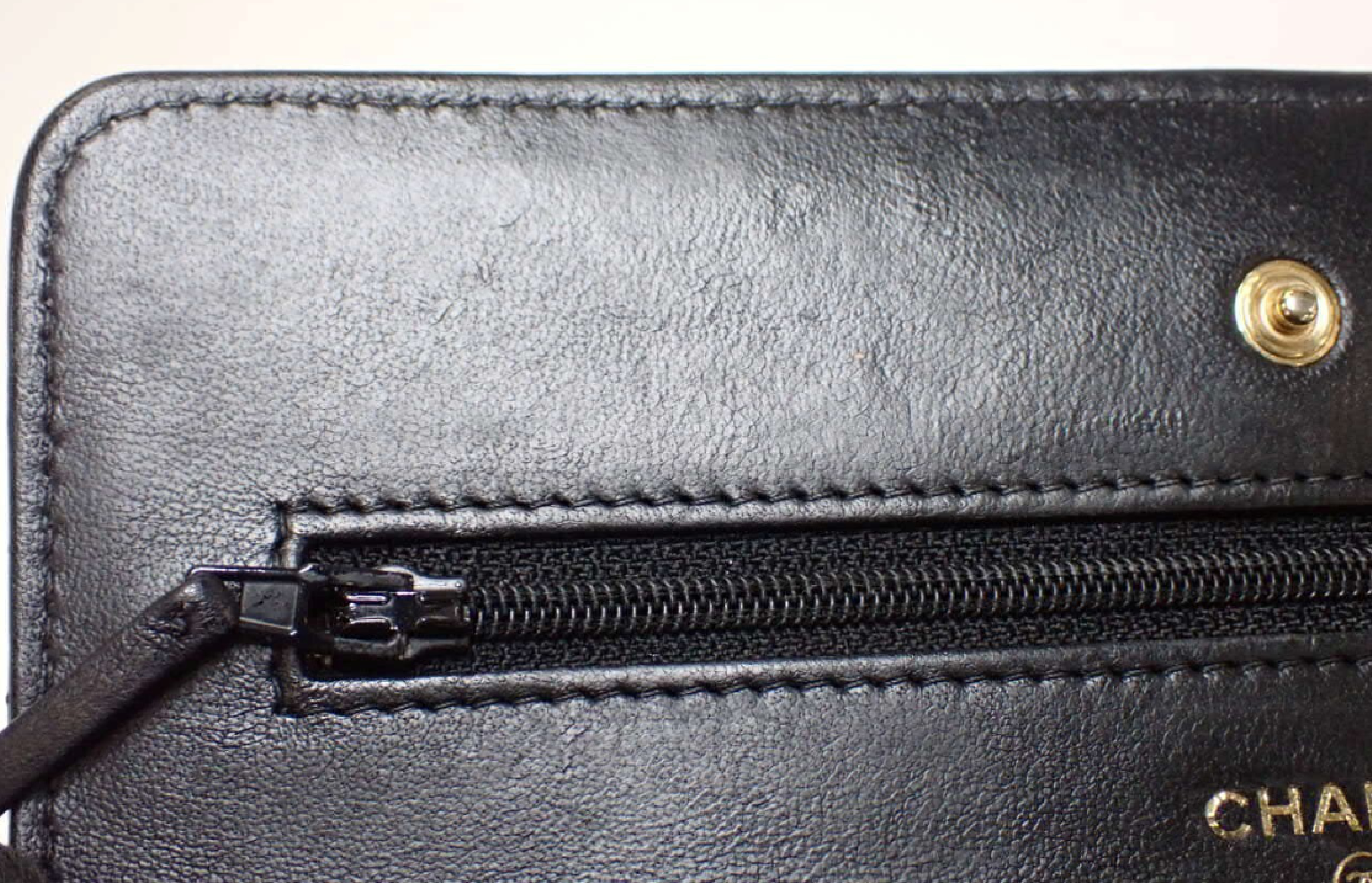 Matelassé Lambskin Chain Wallet, with original seal, serial number in the 27 range, shoulder bag. — view 6
