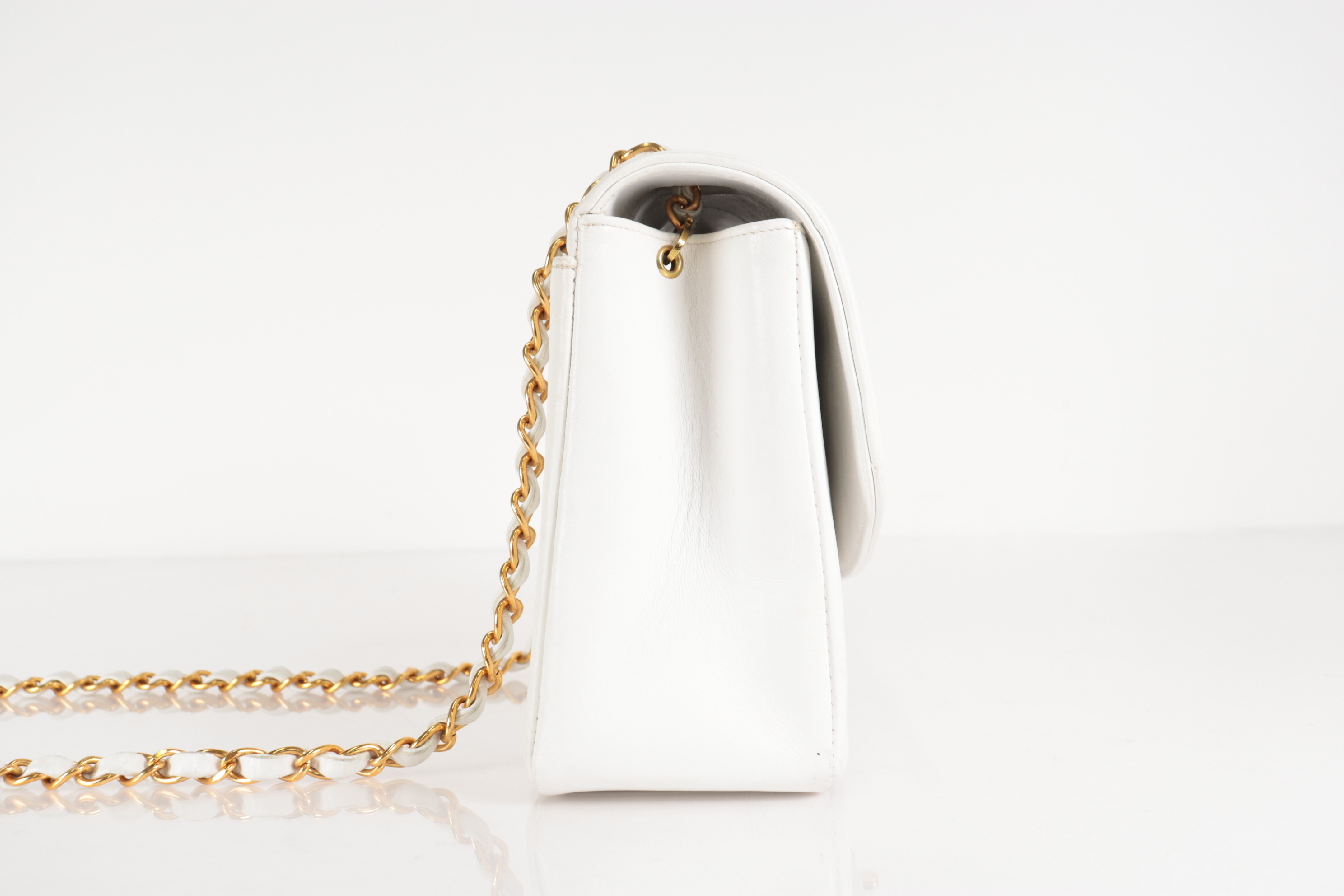 Diana 25 Lambskin Chain Shoulder Bag, White, Series 4 Tote Bag — view 4