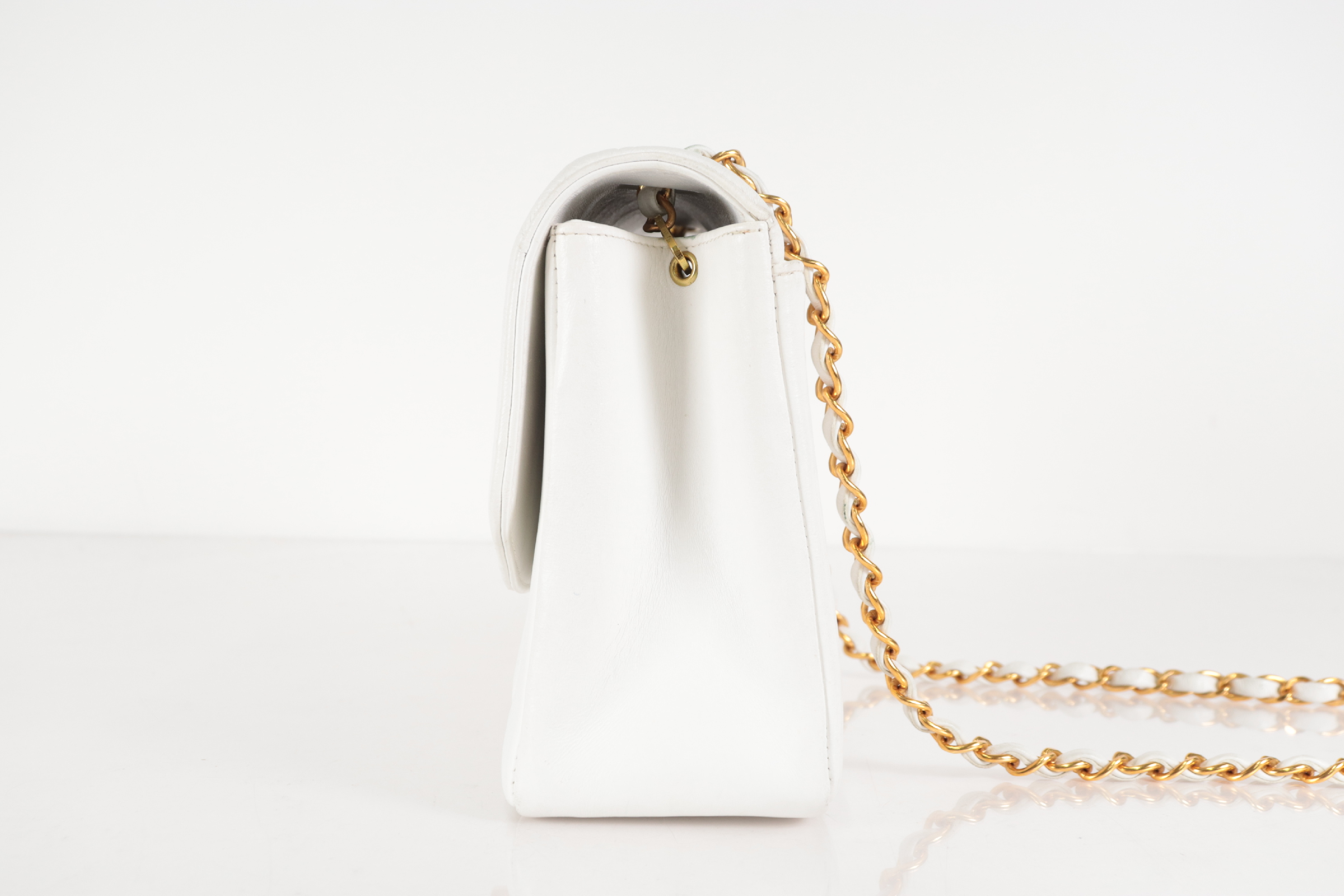 Diana 25 Lambskin Chain Shoulder Bag, White, Series 4 Tote Bag — view 5