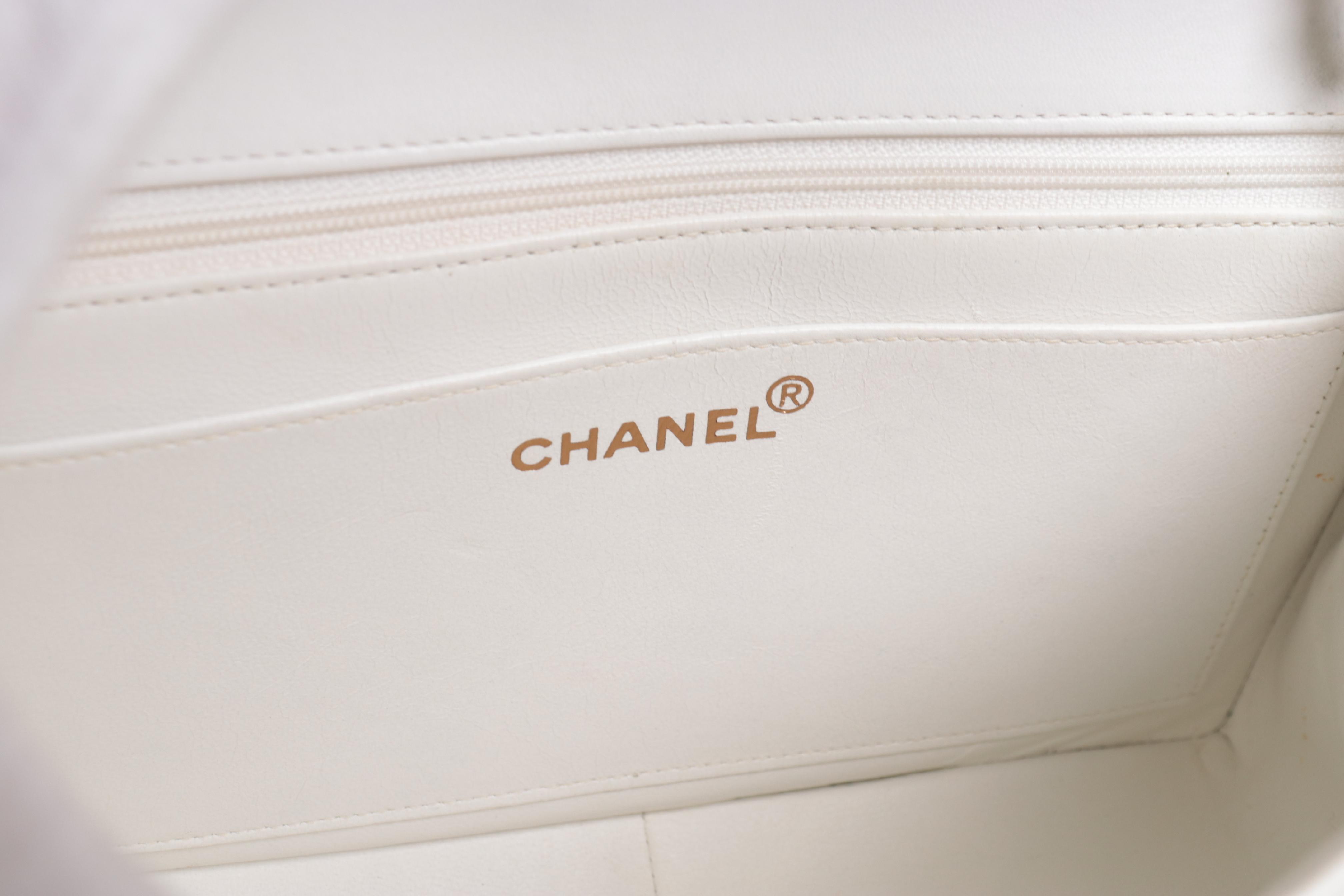 Diana 25 Lambskin Chain Shoulder Bag, White, Series 4 Tote Bag — view 8