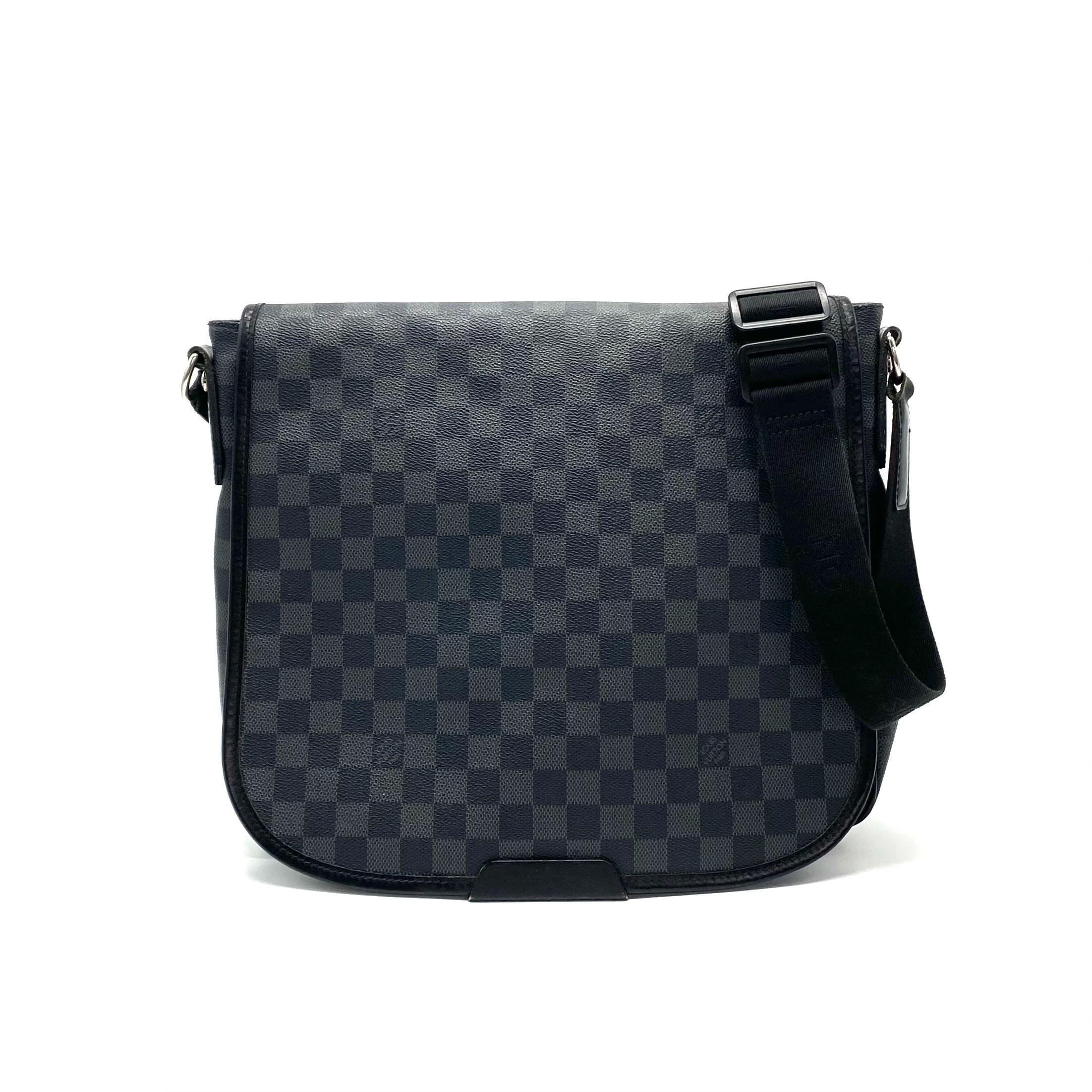 Damier Graphite Leather Shoulder Bag SP4170