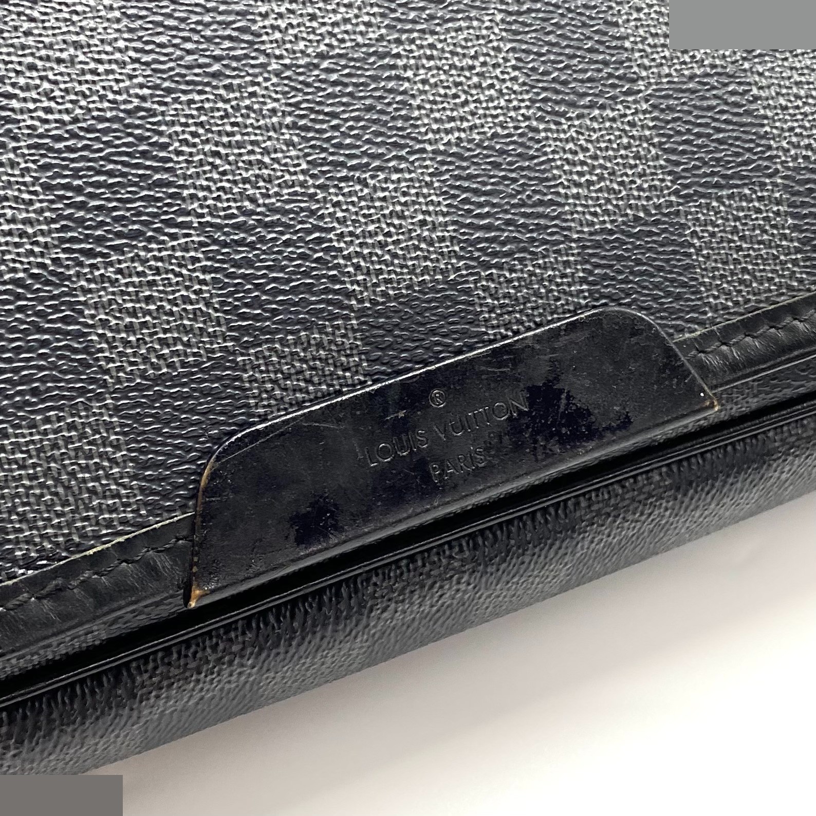Damier Graphite Leather Shoulder Bag SP4170 — view 7