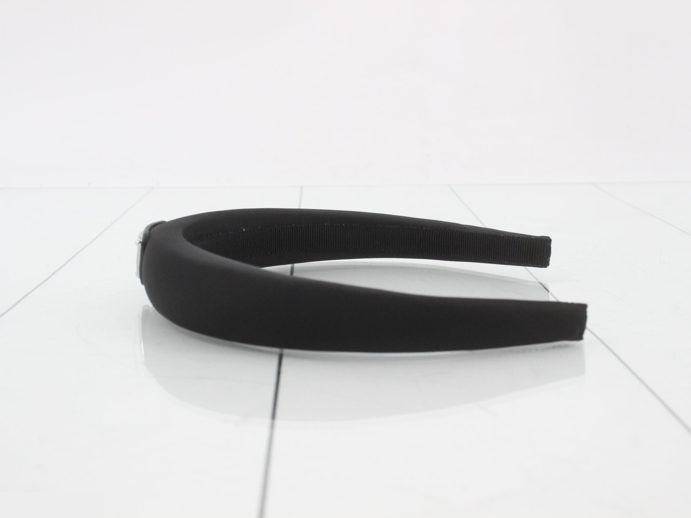 1IH080 Unused Nylon Triangular Plate Headband — view 3