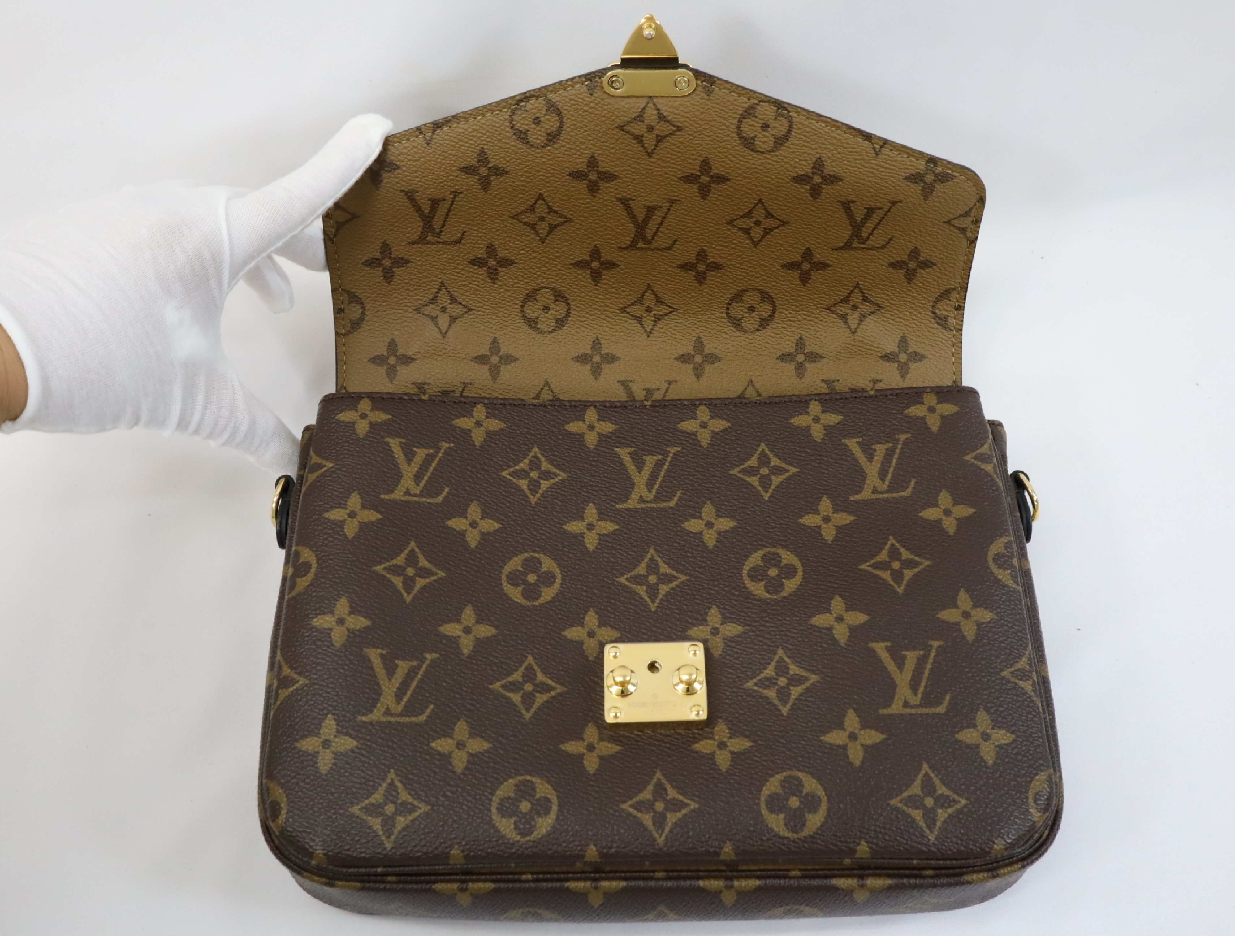 Monogram Reverse Pochette Metis MM M44876 (RFID detected) Shoulder Bag — view 13