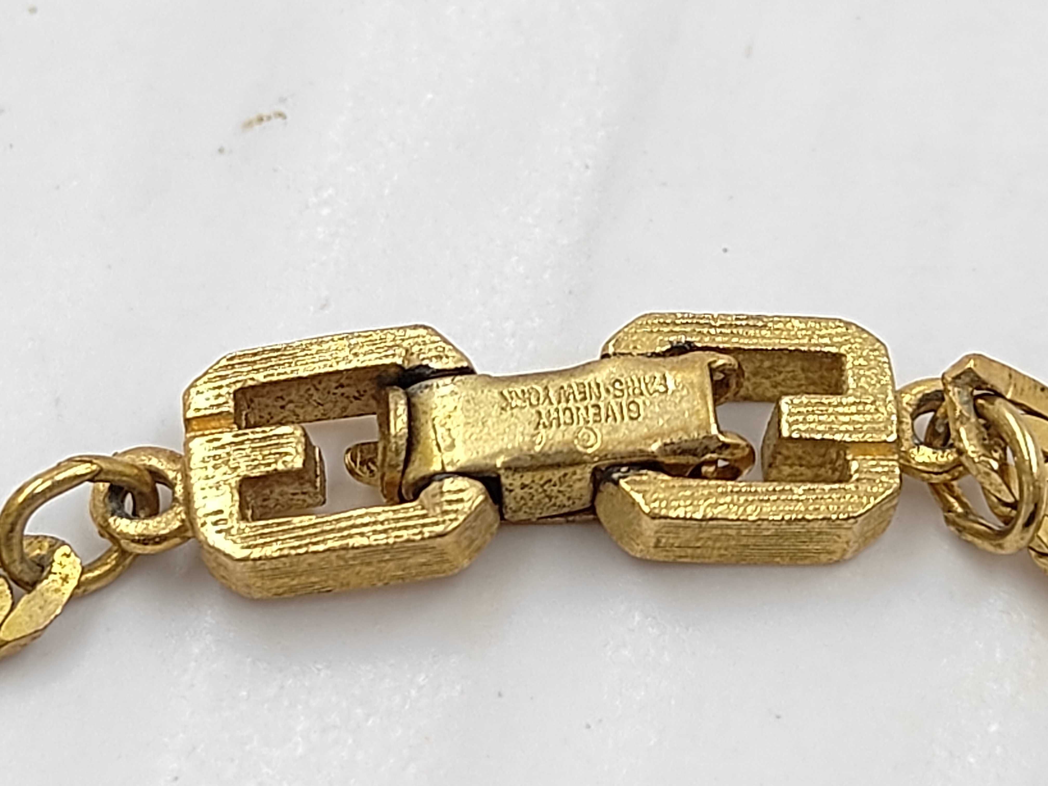 necklace — view 2