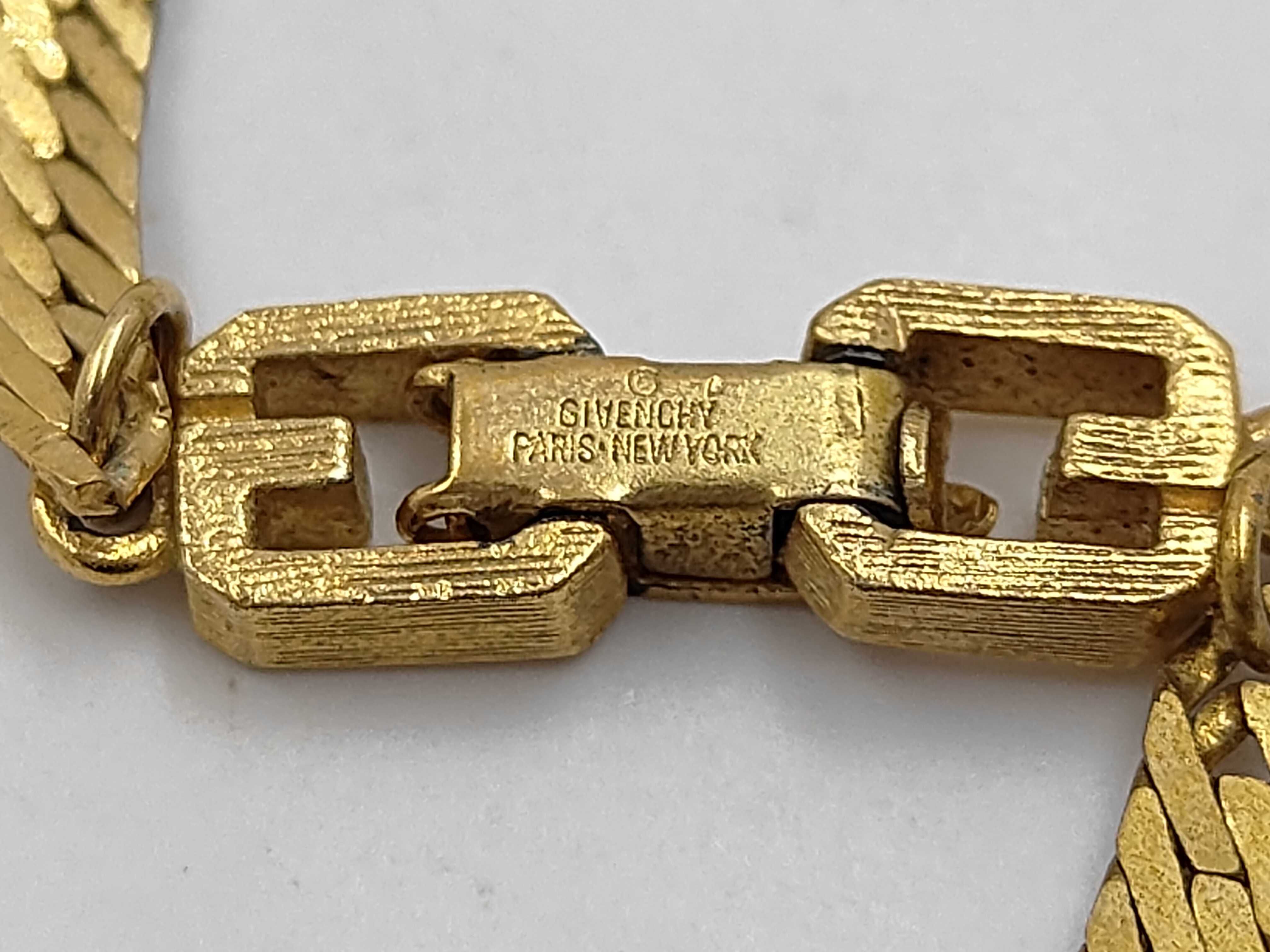 necklace — view 3