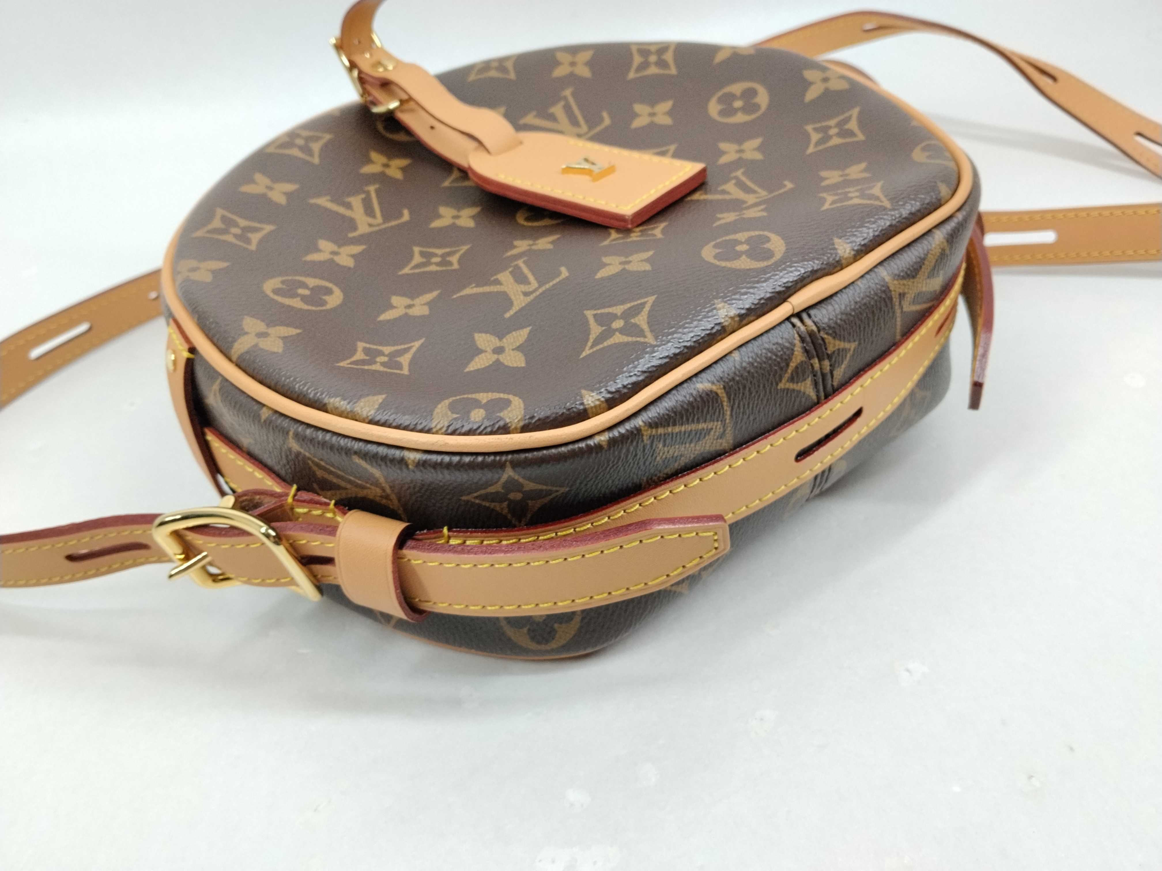 Monogram Louis Vuitton Boite Chapeau Souple MM Monogram Shoulder Bag M45647 Shoulder Bag — view 3