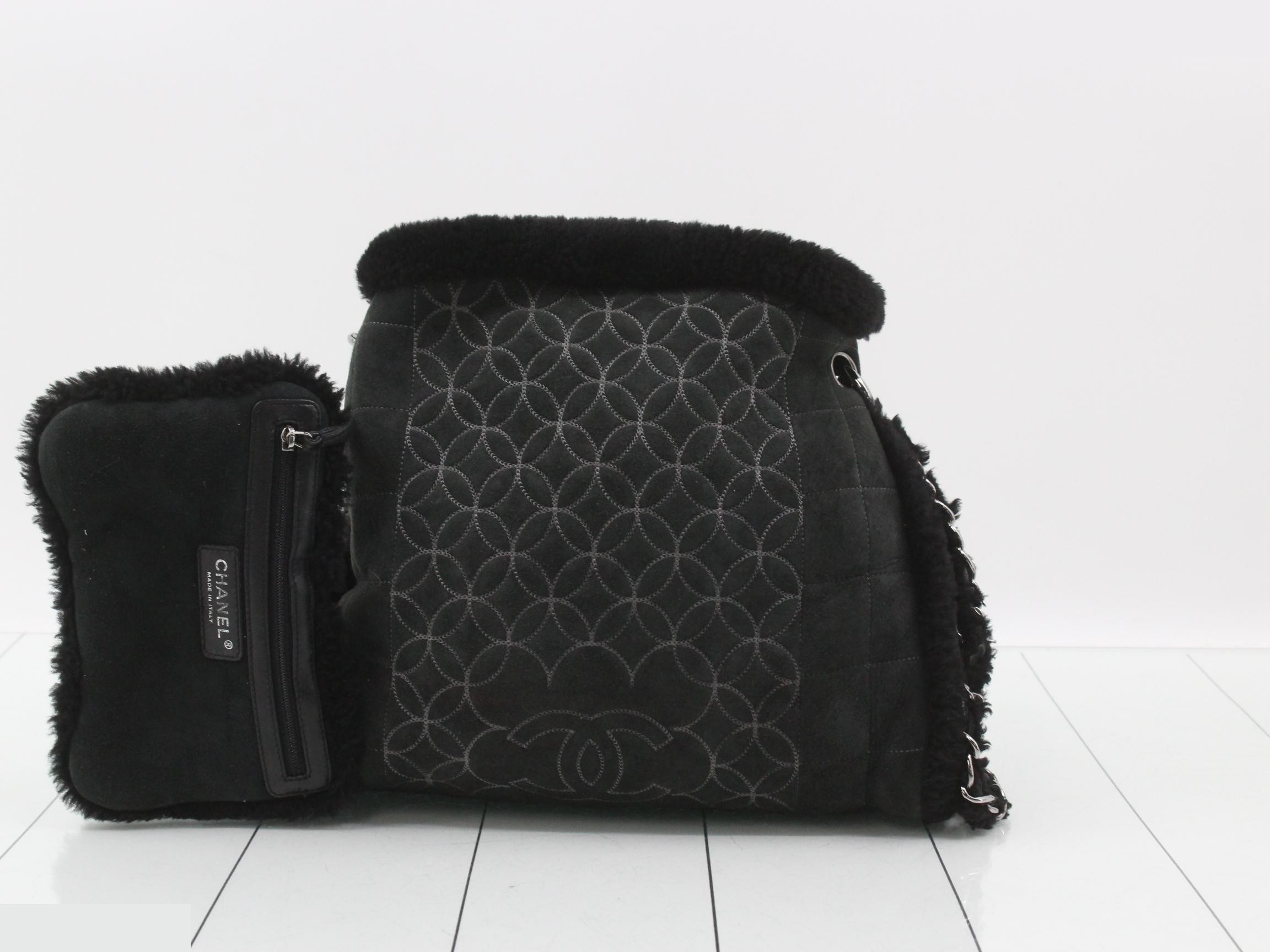 Camellia Mouton Chain Shoulder Bag
