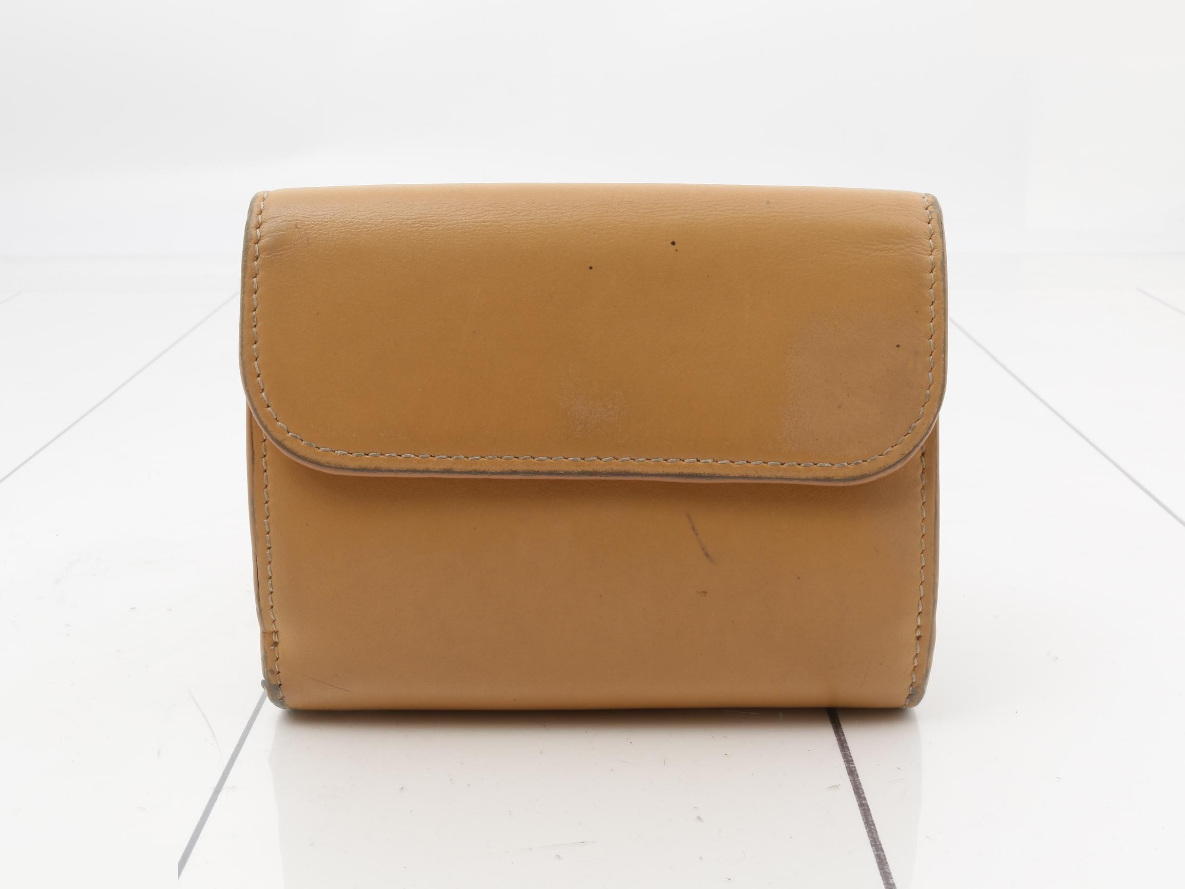 wallet — view 2