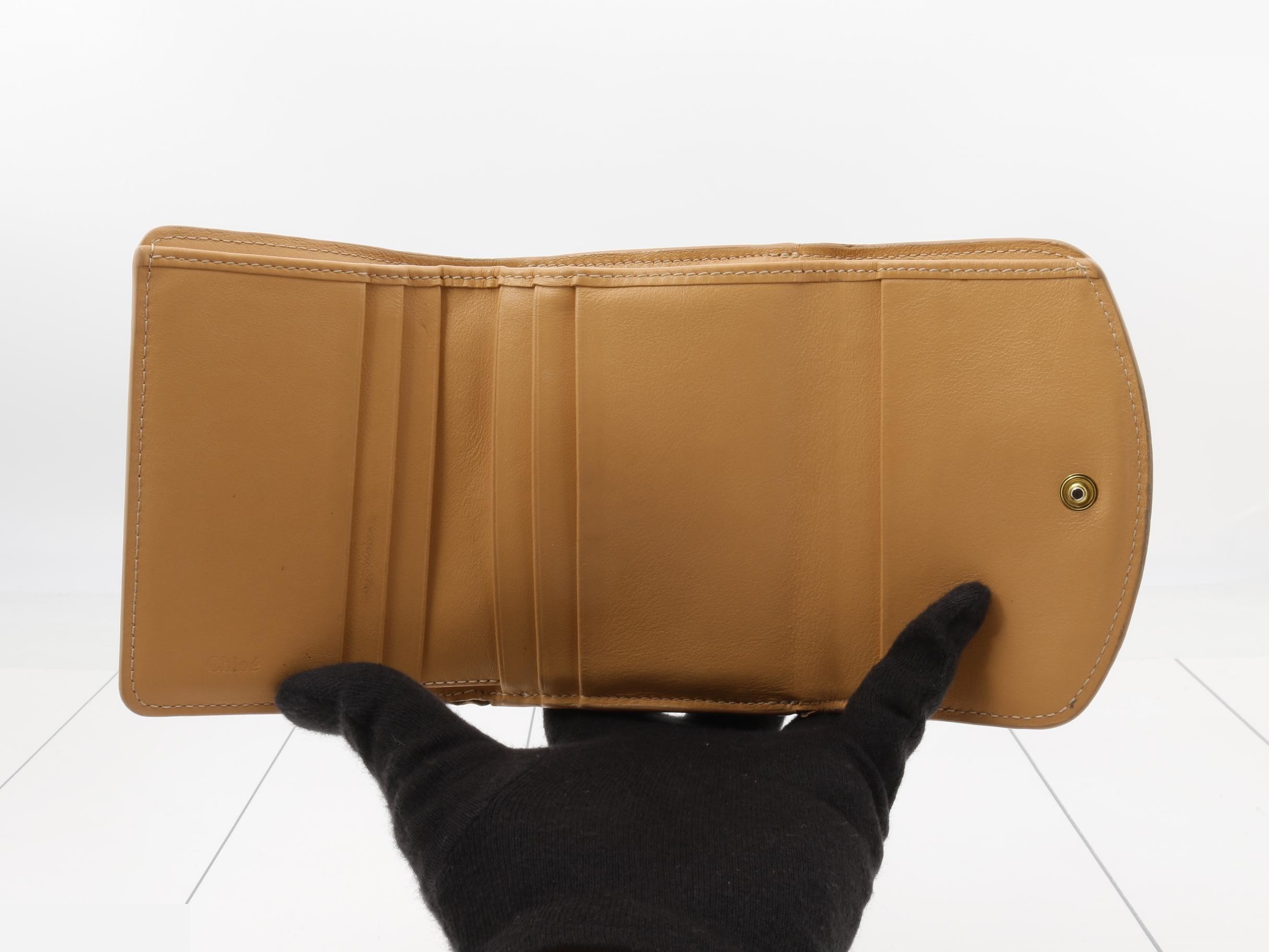 wallet — view 4