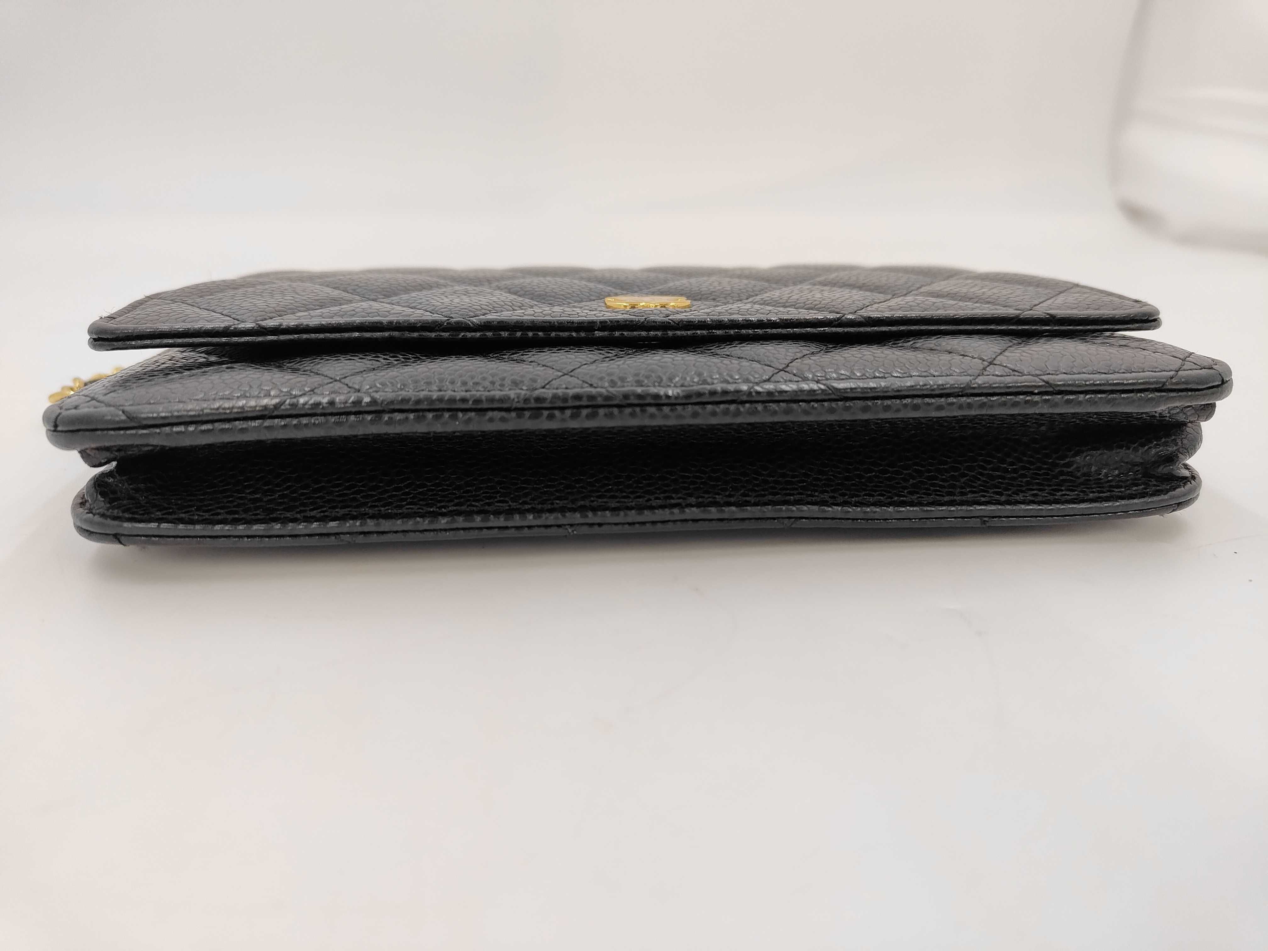 Matelasse Caviar Skin Chain Wallet Shoulder Bag — view 6