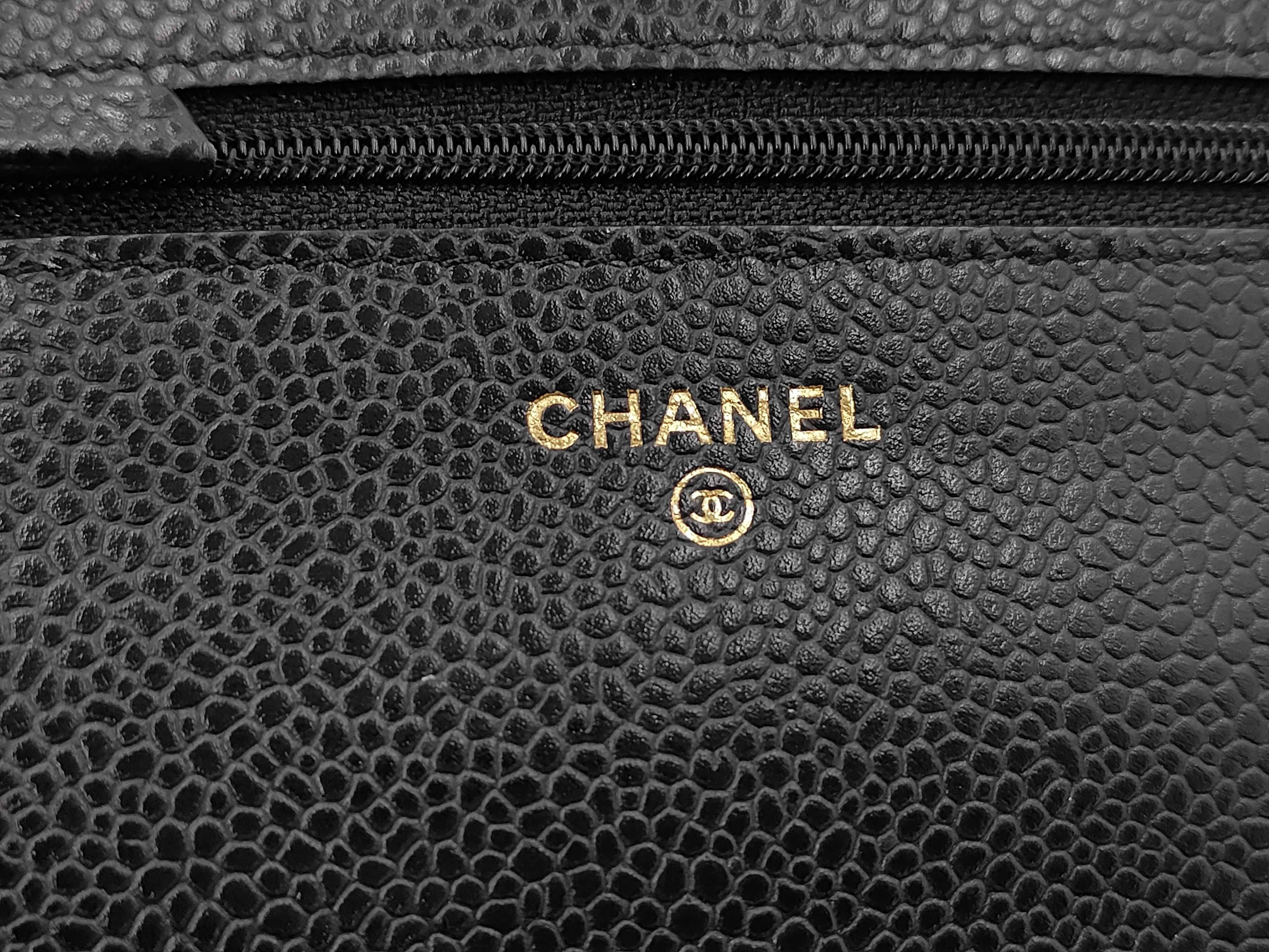 Matelasse Caviar Skin Chain Wallet Shoulder Bag — view 9