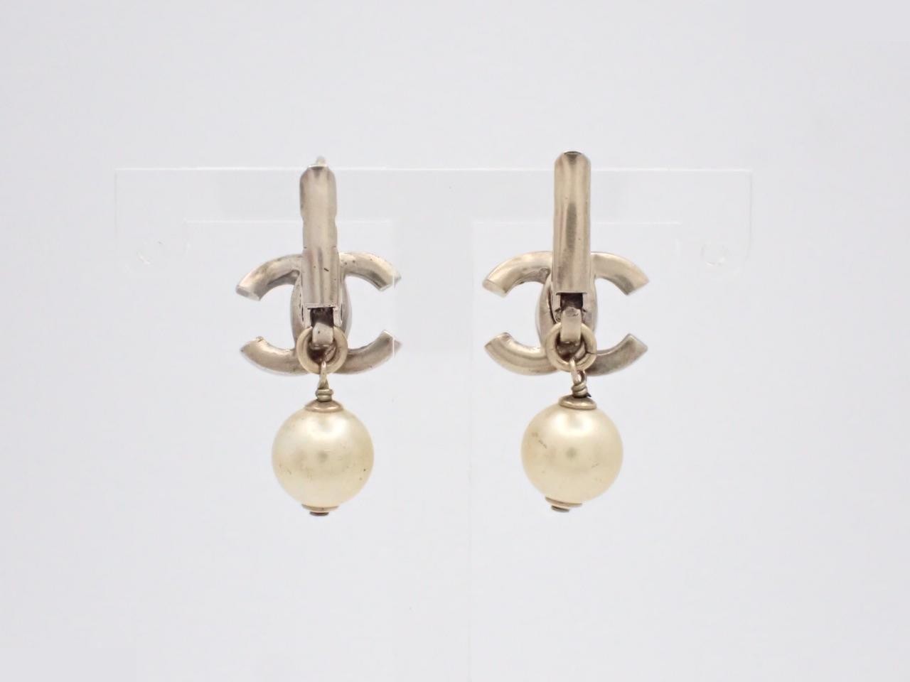Icon Series (Precious Metal) Earrings, 16C — view 2