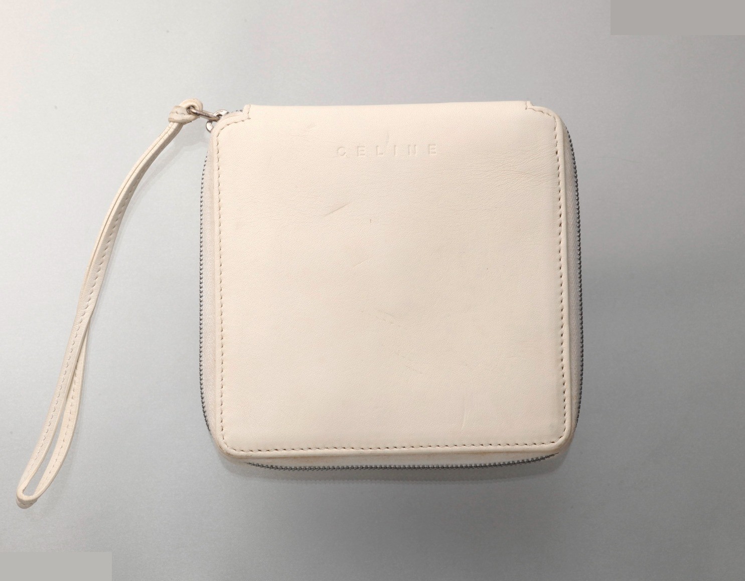 Vintage bags and wallets — view 2