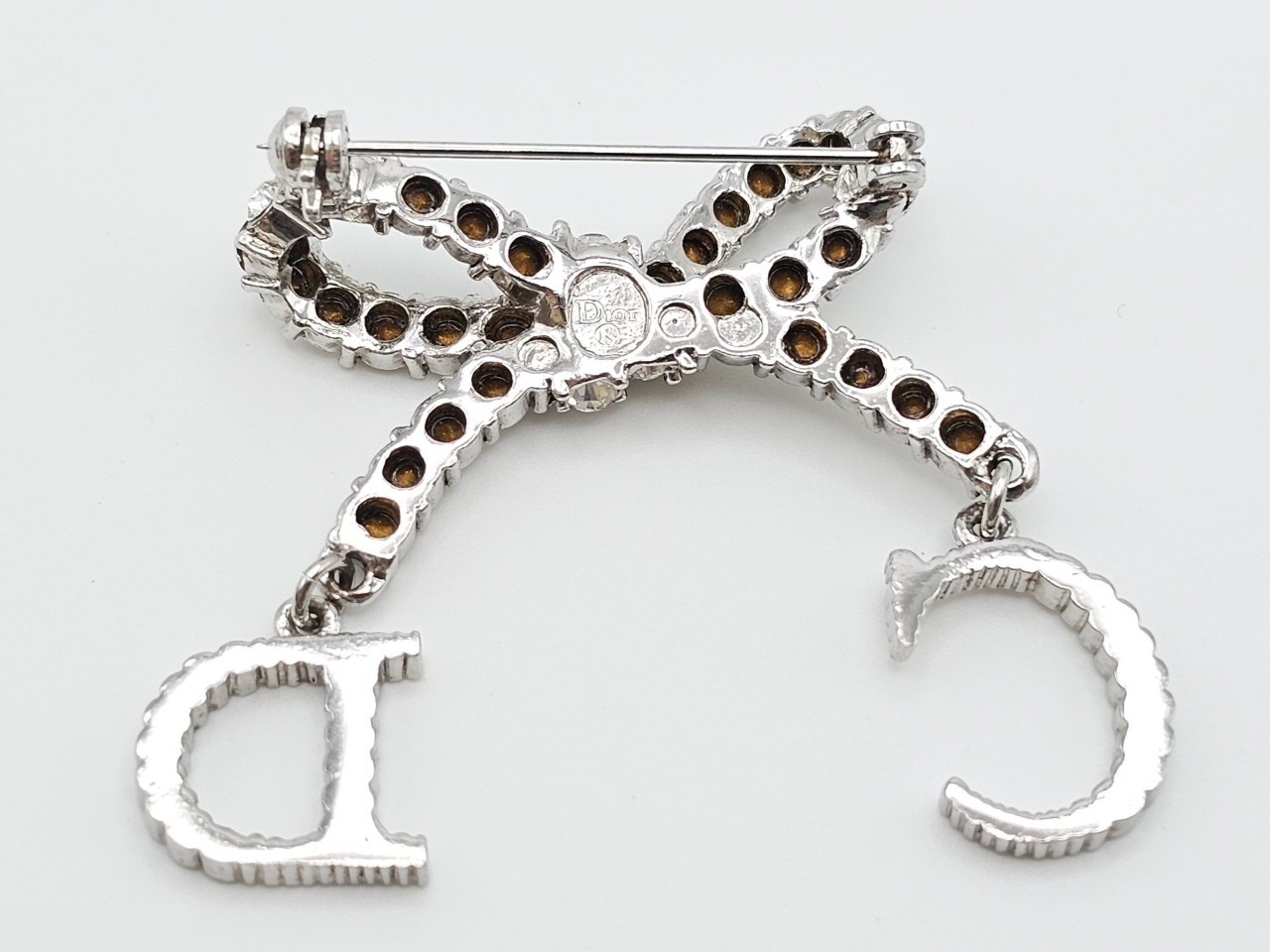 brooch — view 4