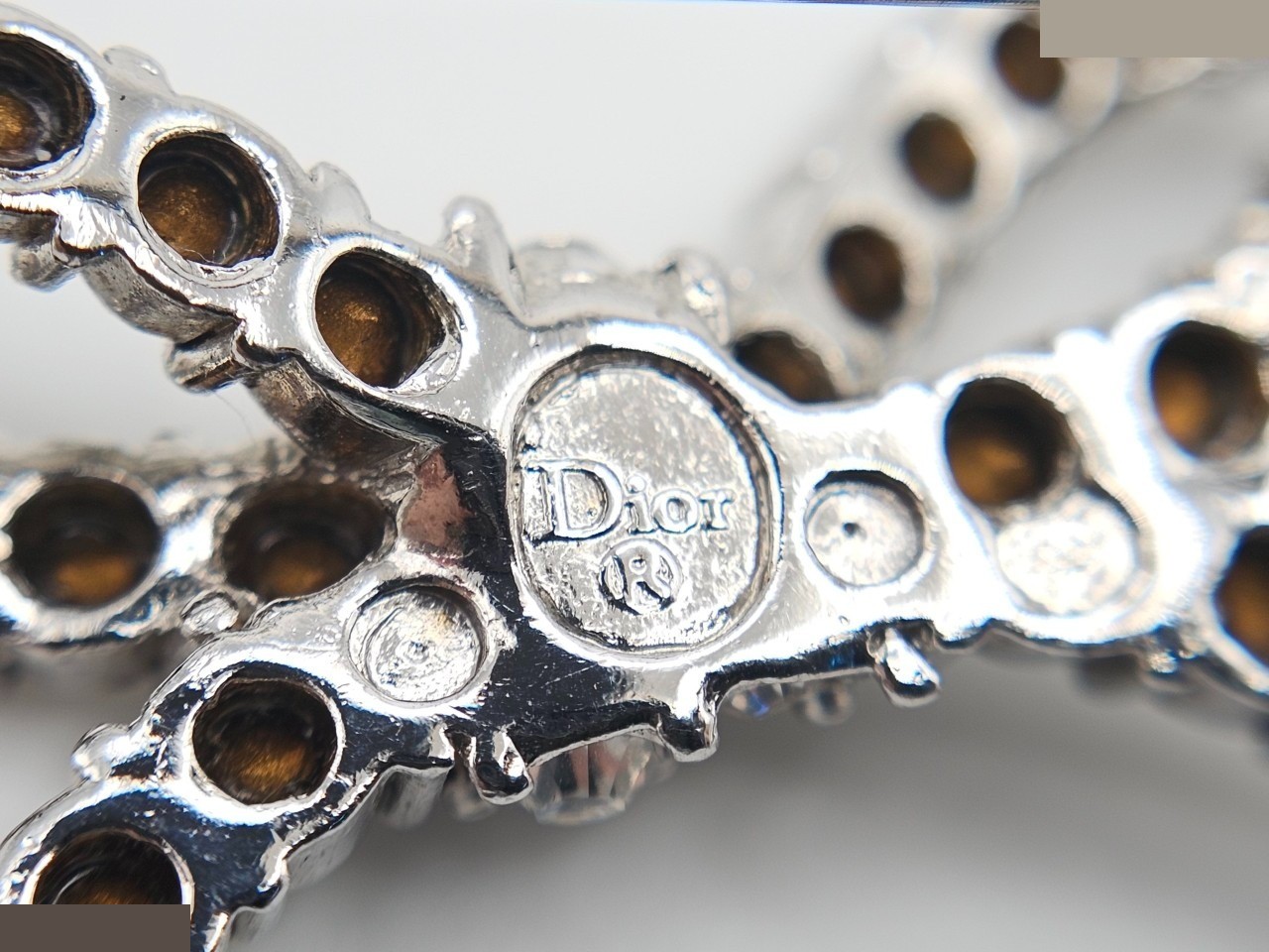 brooch — view 5