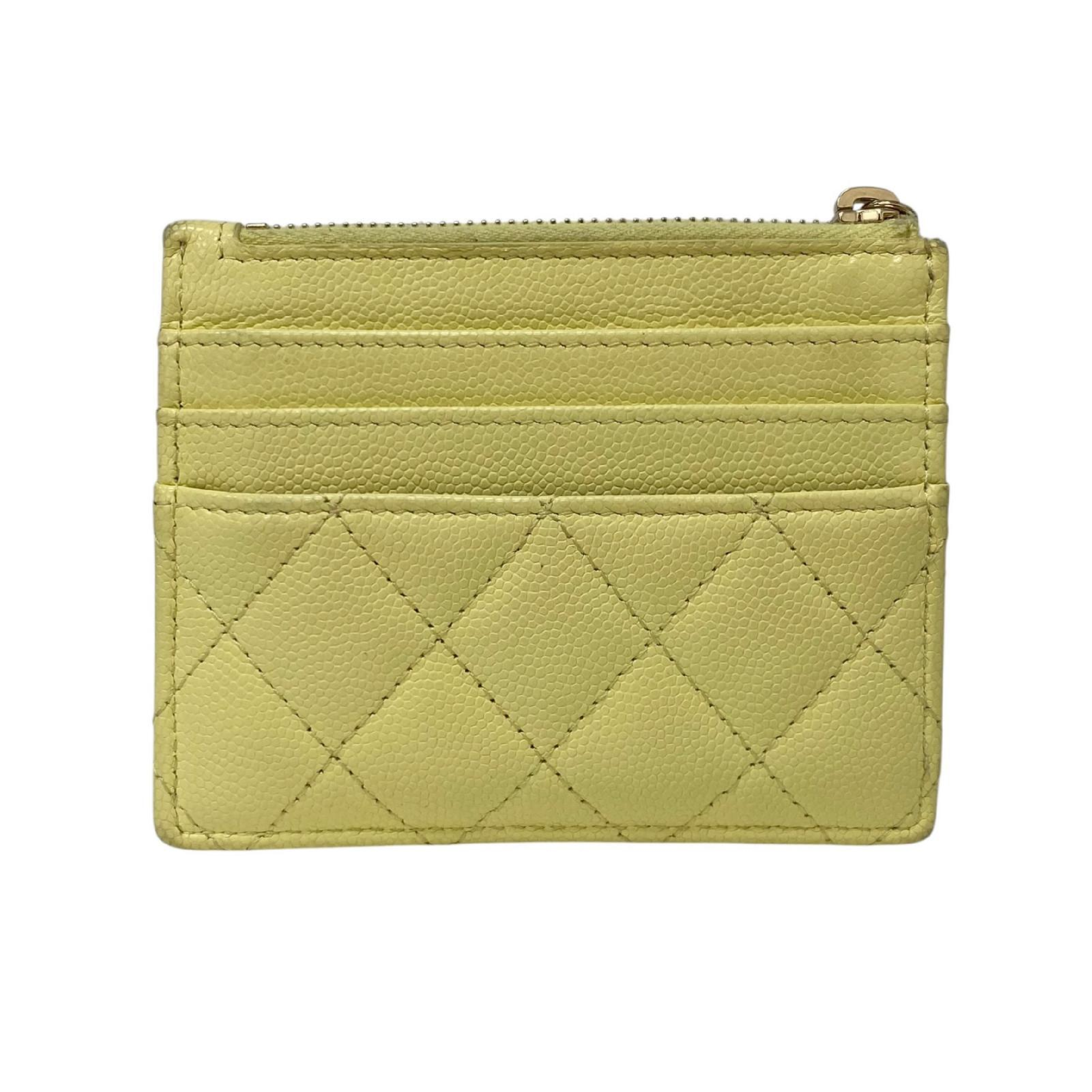 【*Shipped from: Hong Kong*】CHANEL Yellow Caviar Skin Card Case — view 3