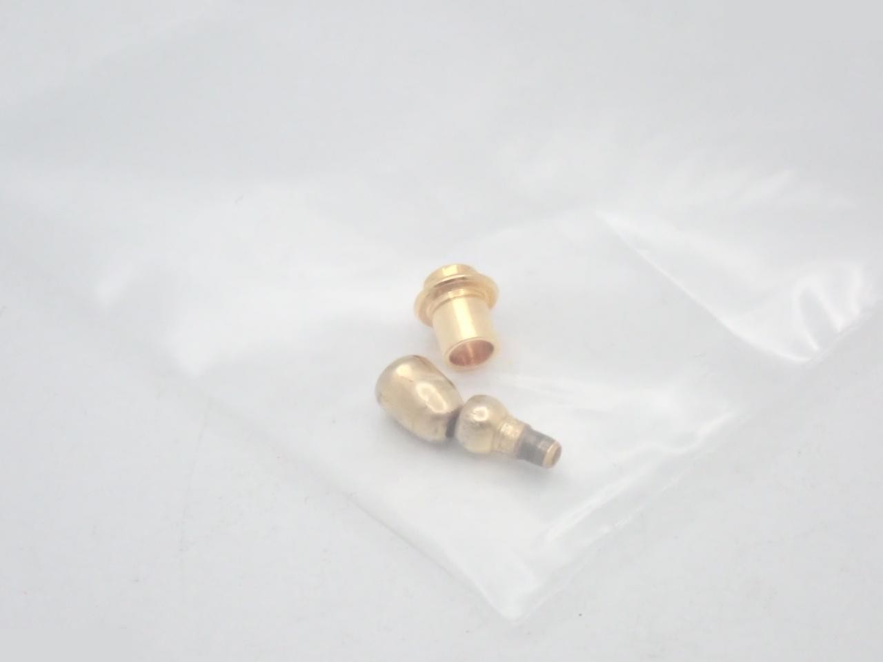 brooch, gold — view 4