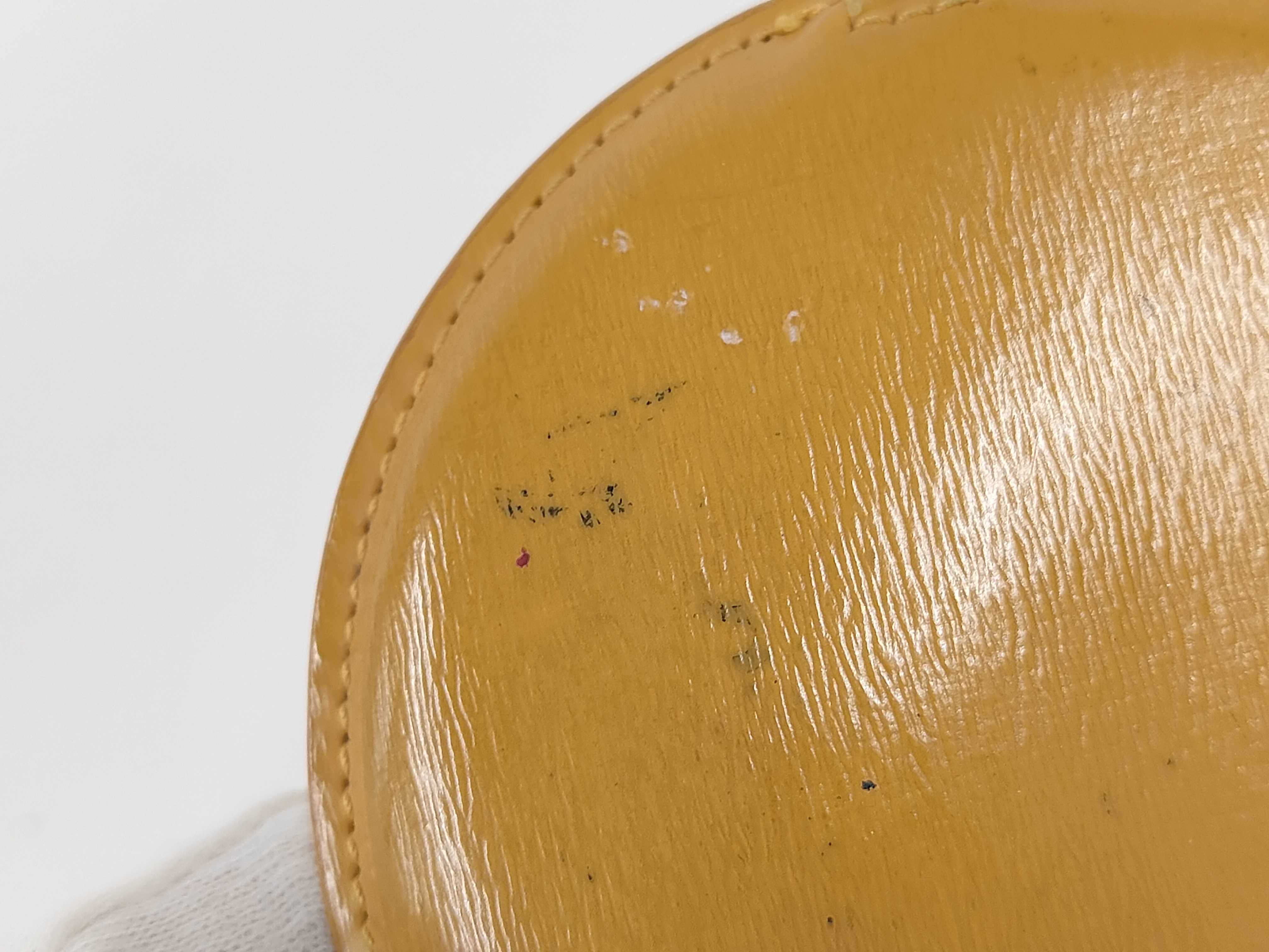 coin case — view 5