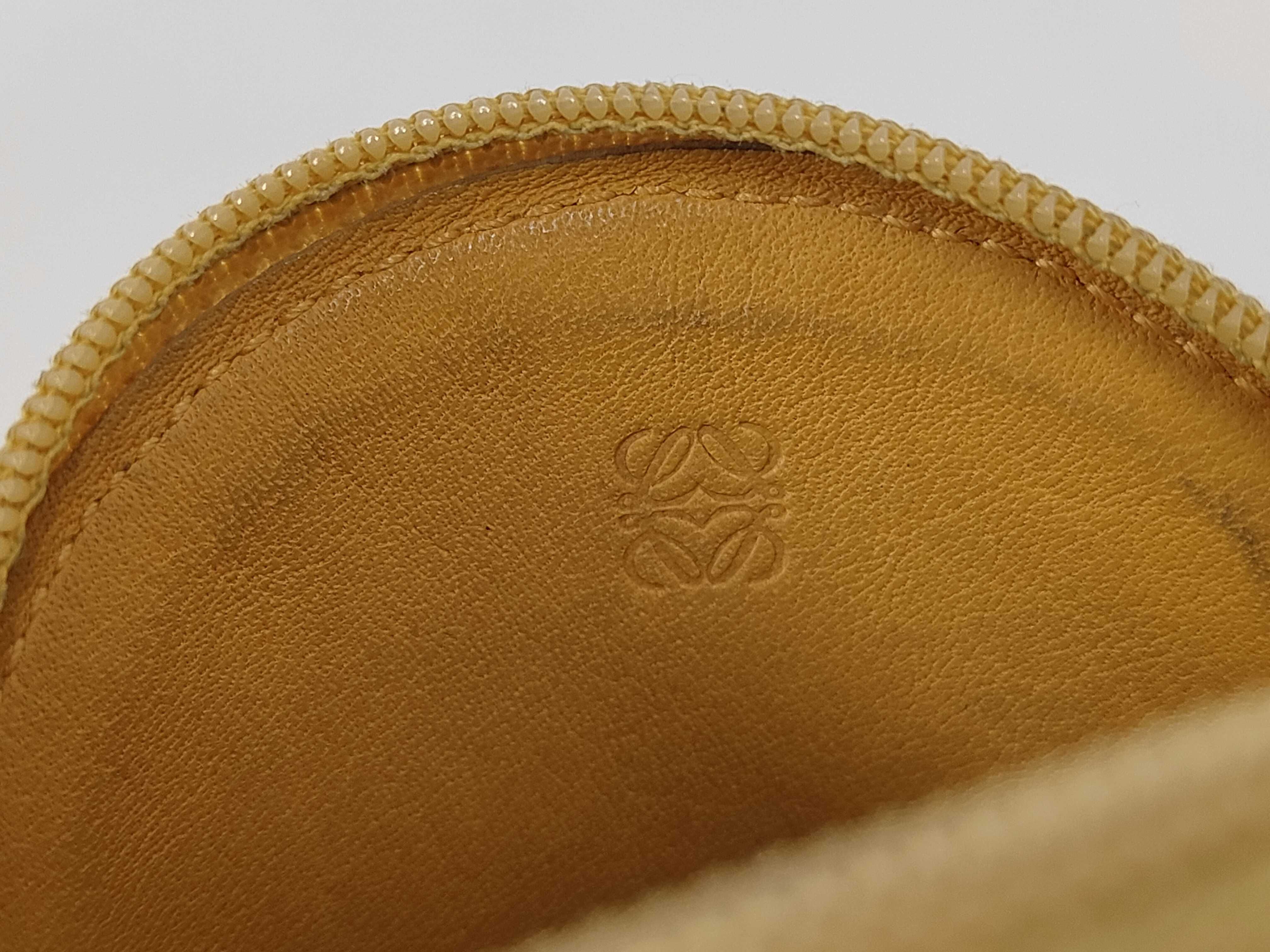 coin case — view 7