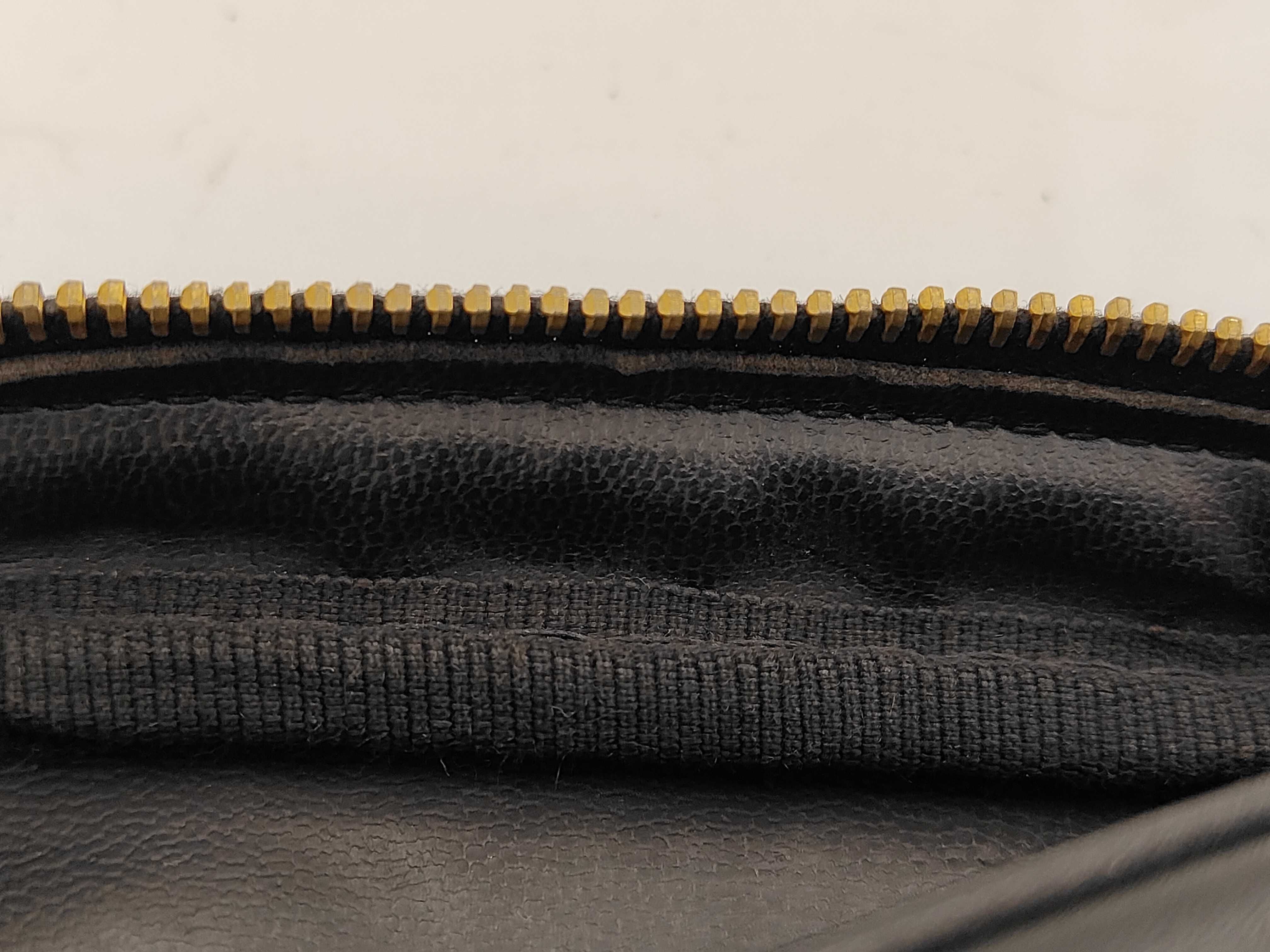 Coco Mark Vanity Seal Vanity Bag — view 9