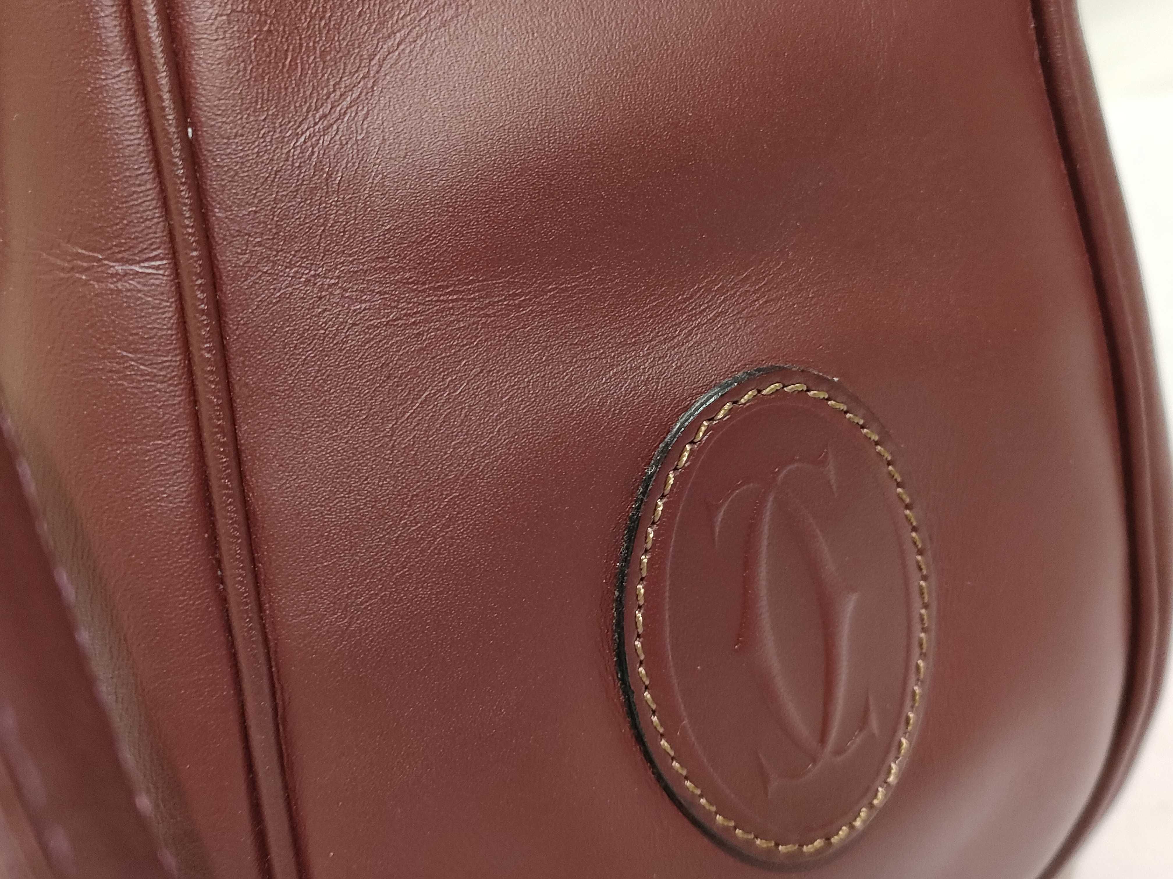 Must line drawstring shoulder bag. — view 14