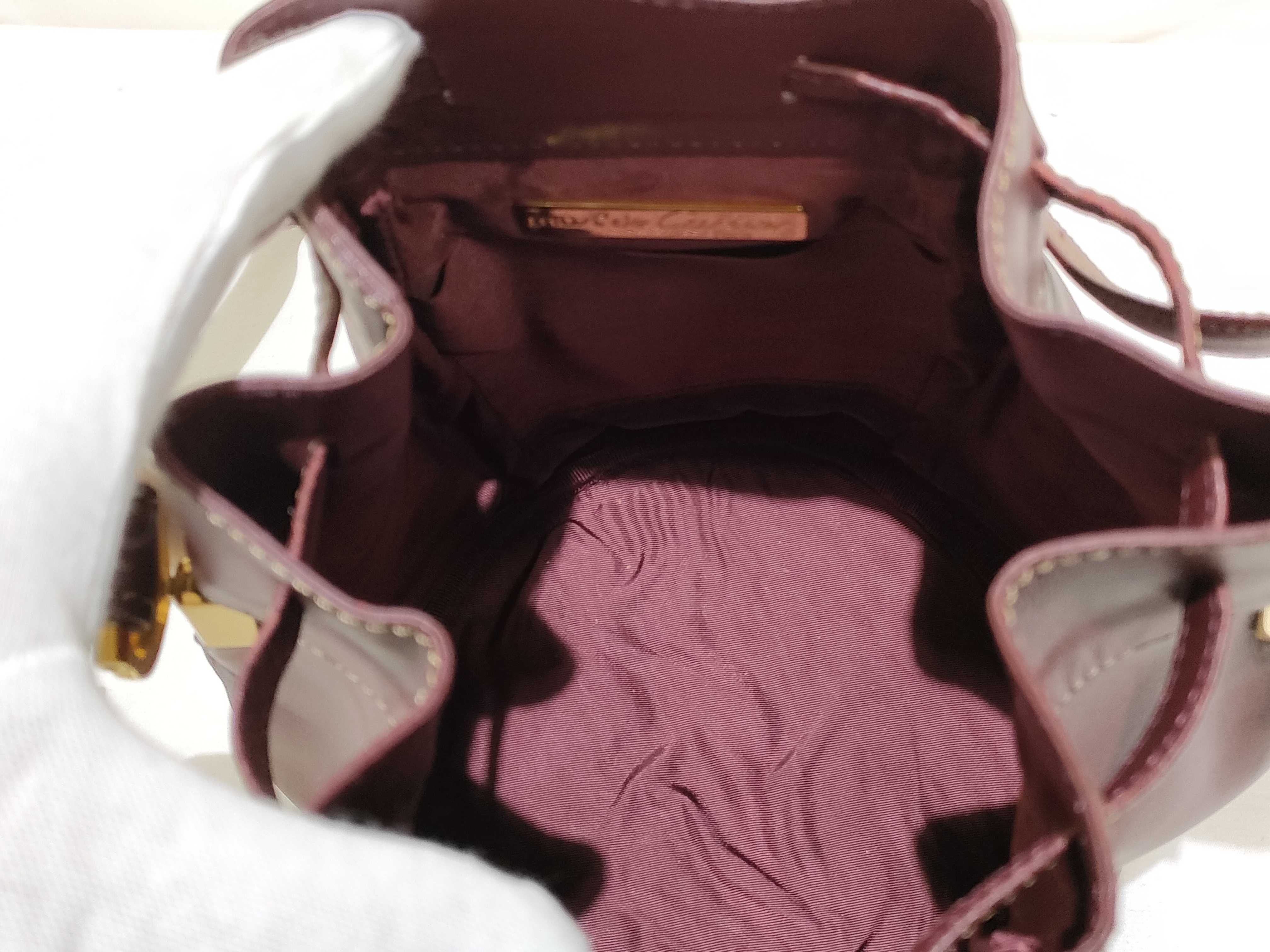 Must line drawstring shoulder bag. — view 8
