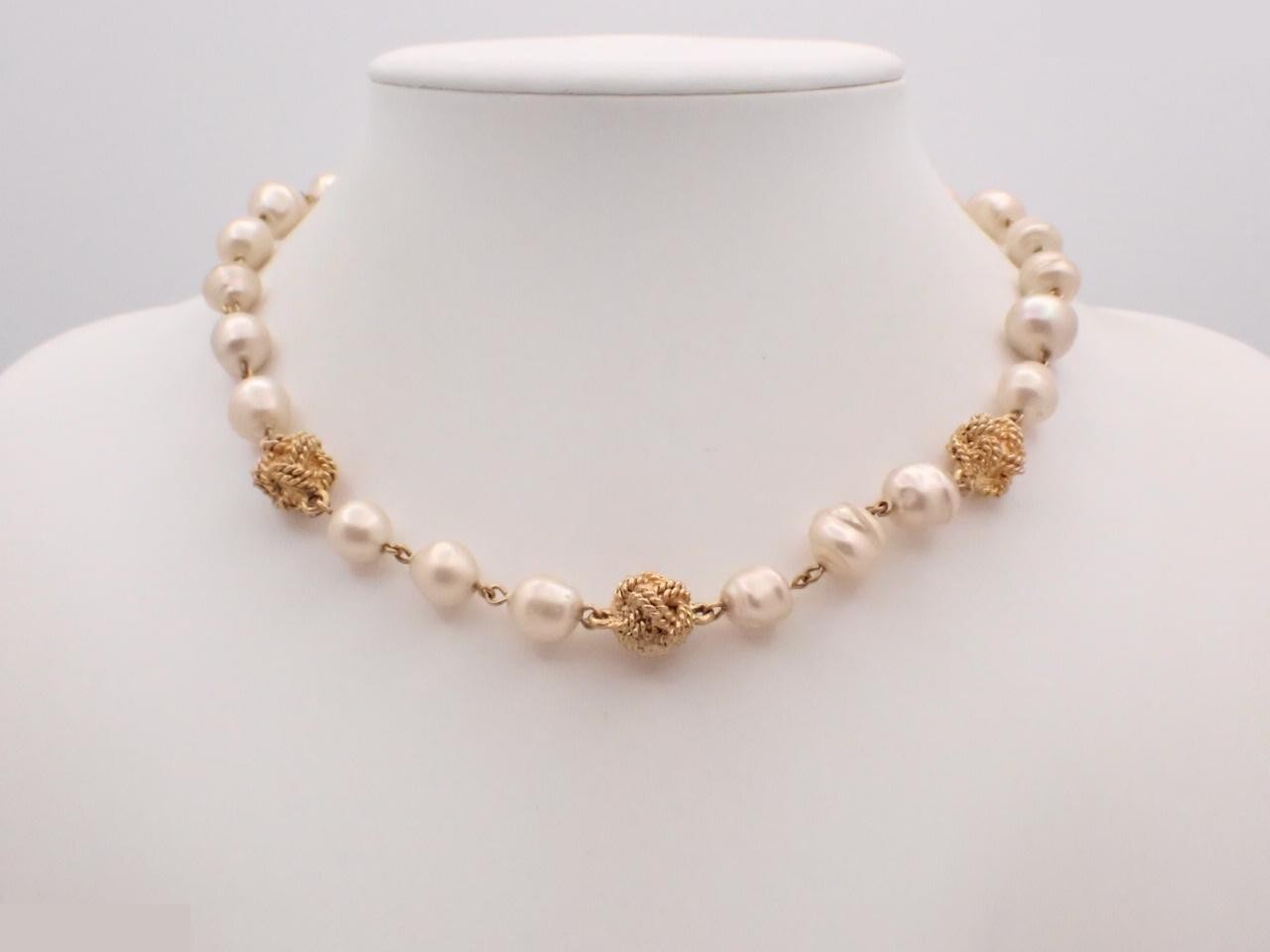 pearl necklace, neck circumference approximately 44 cm — view 3