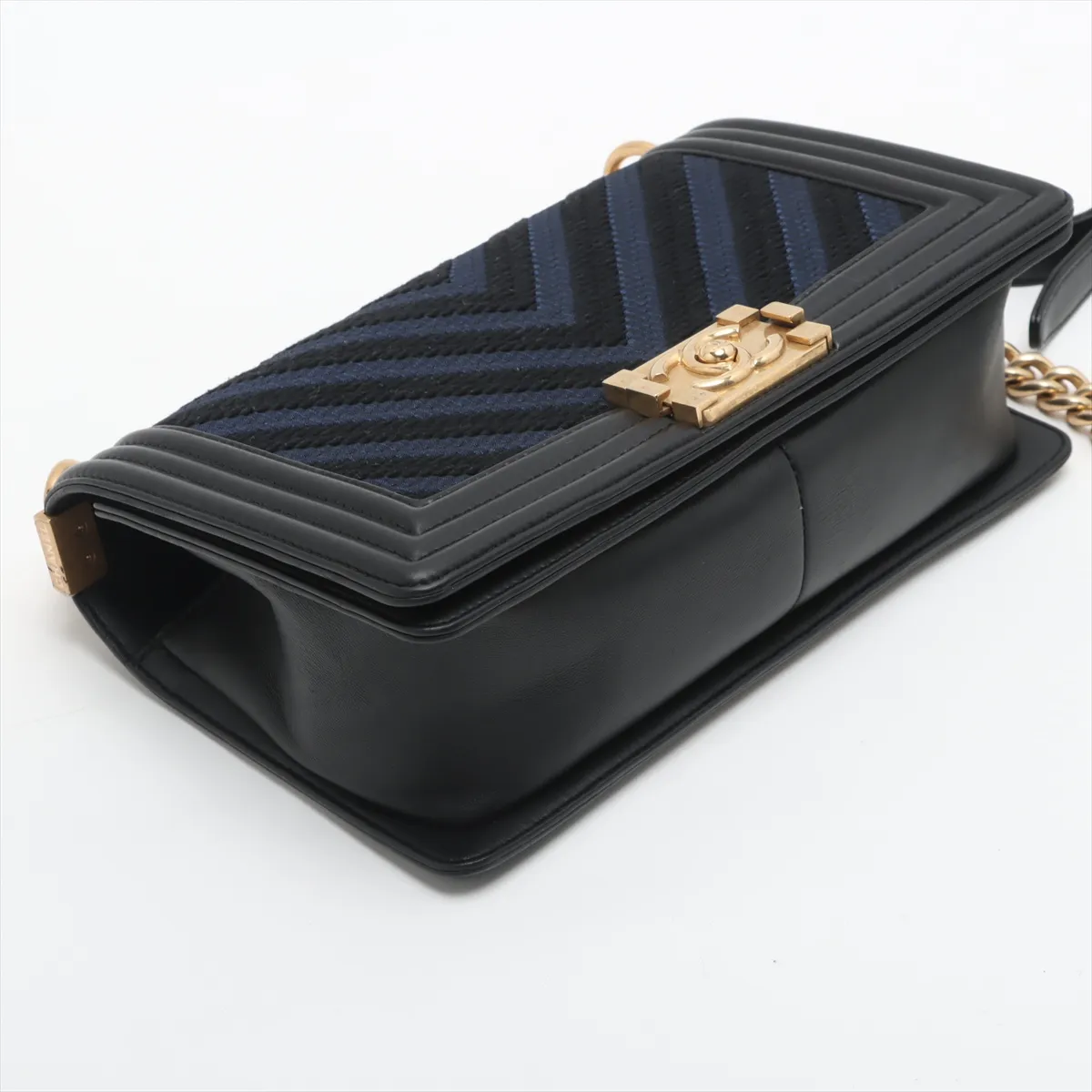 Boy Chanel 25 Mixed Fiber x Lambskin Chain Shoulder Bag Black x Navy Gold Hardware 23443205 23rd Series A67086 — view 4