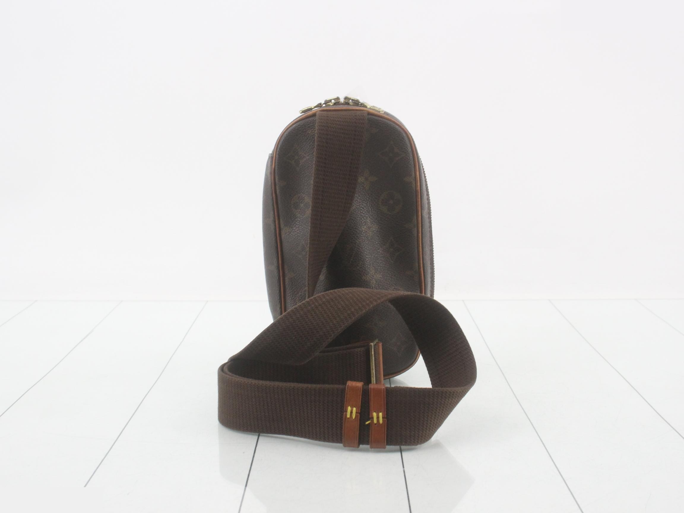 Pochette Gange — view 2
