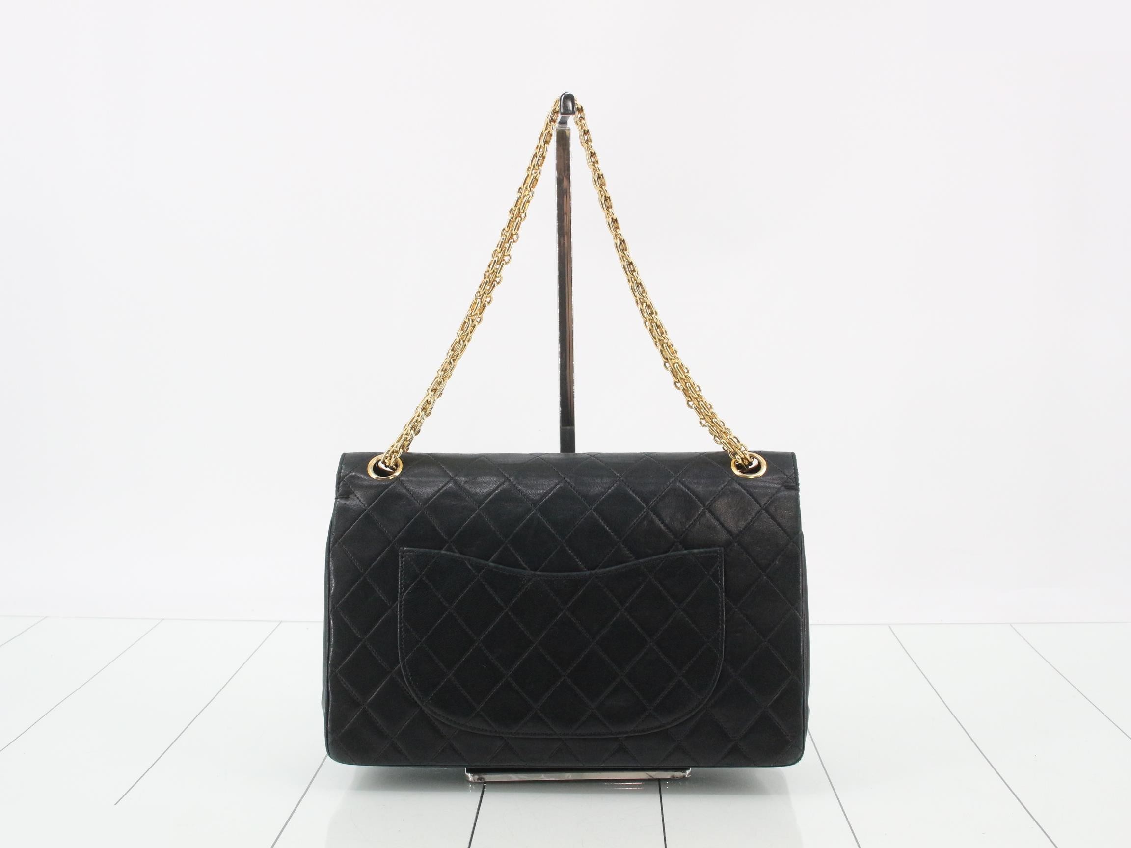 Matelassé chain bag — view 2