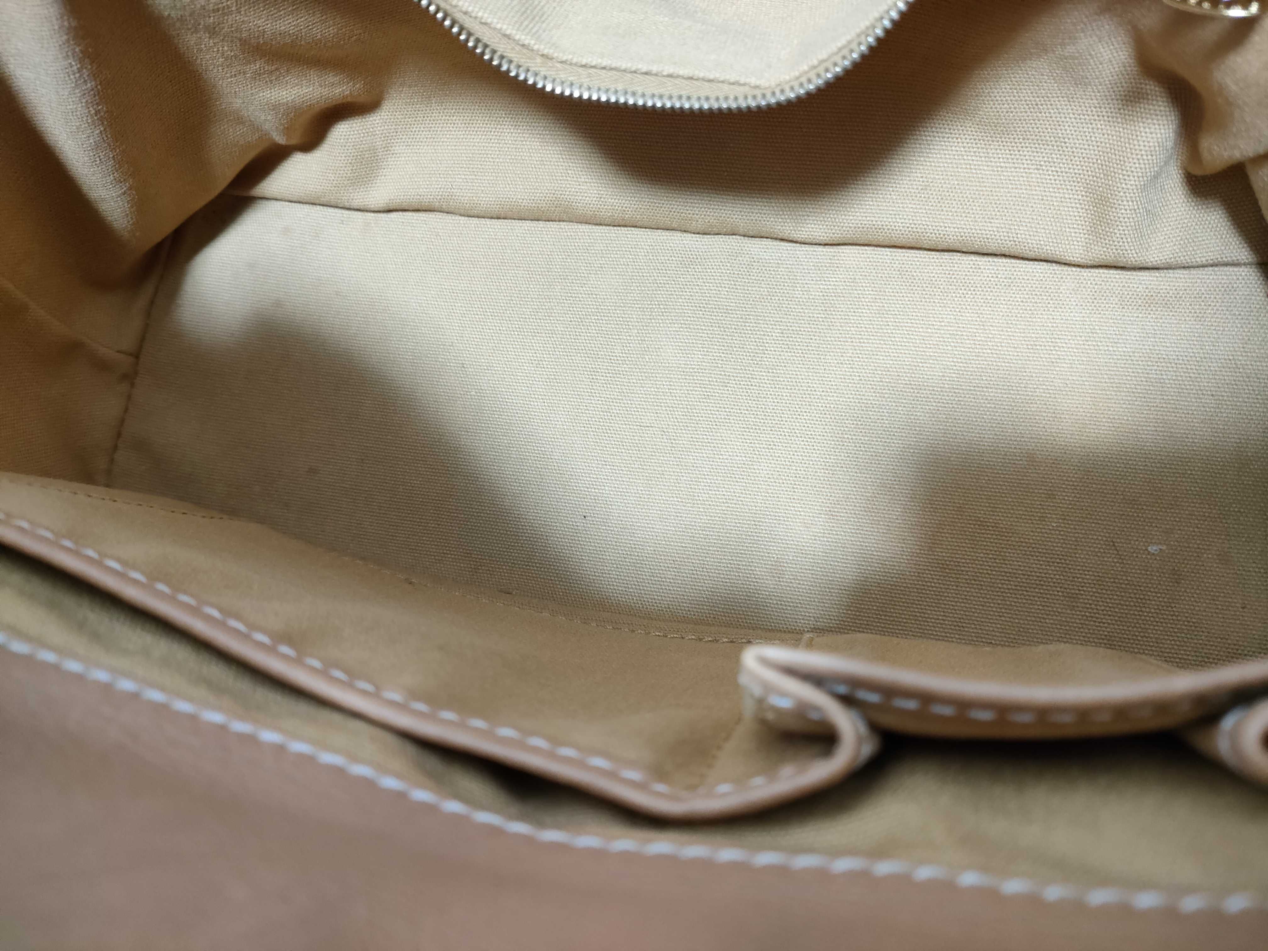 Leather One-Shoulder Bag 260907A5321 — view 10